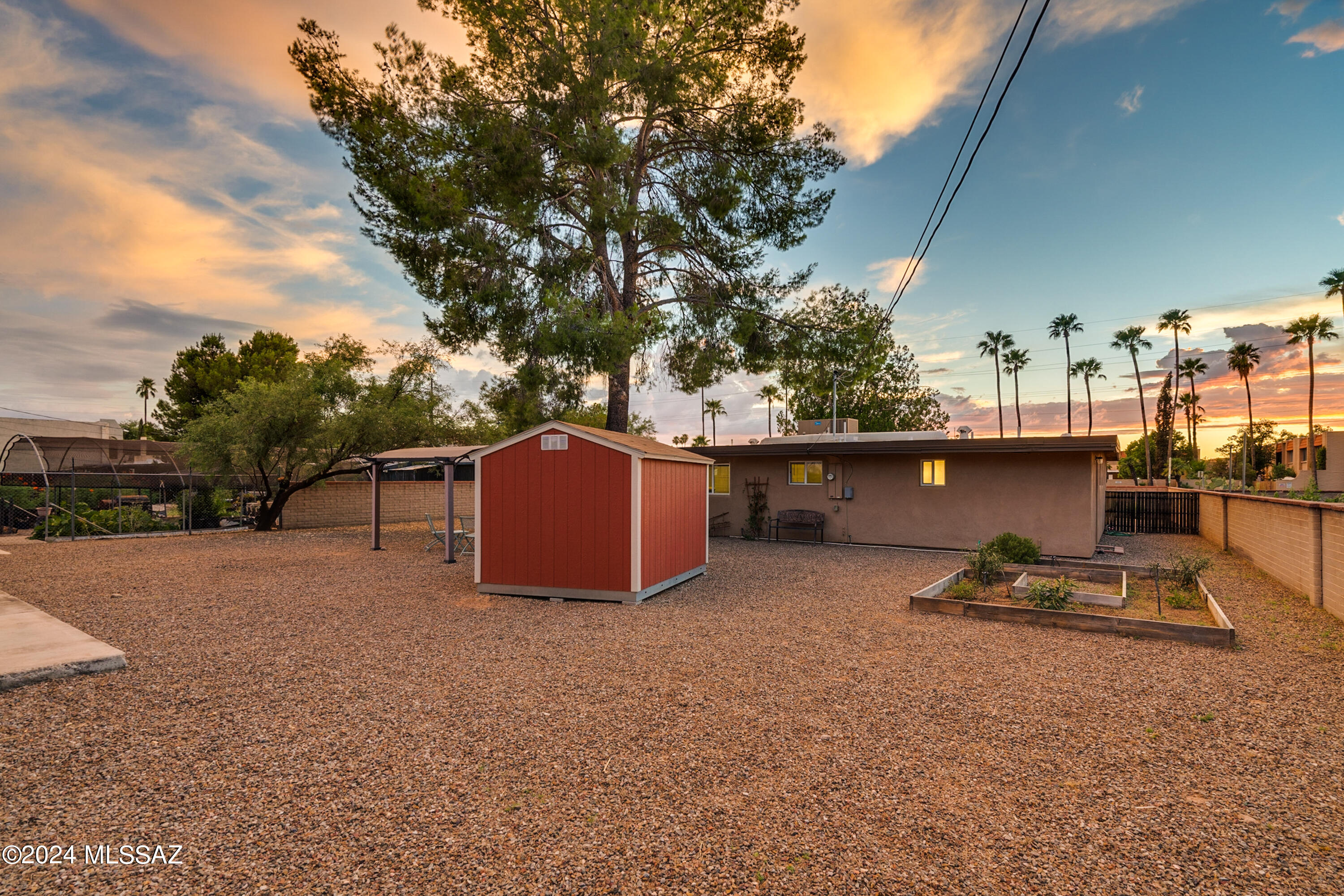 Photo 38 of 46 of 2842 N Tucson Boulevard house