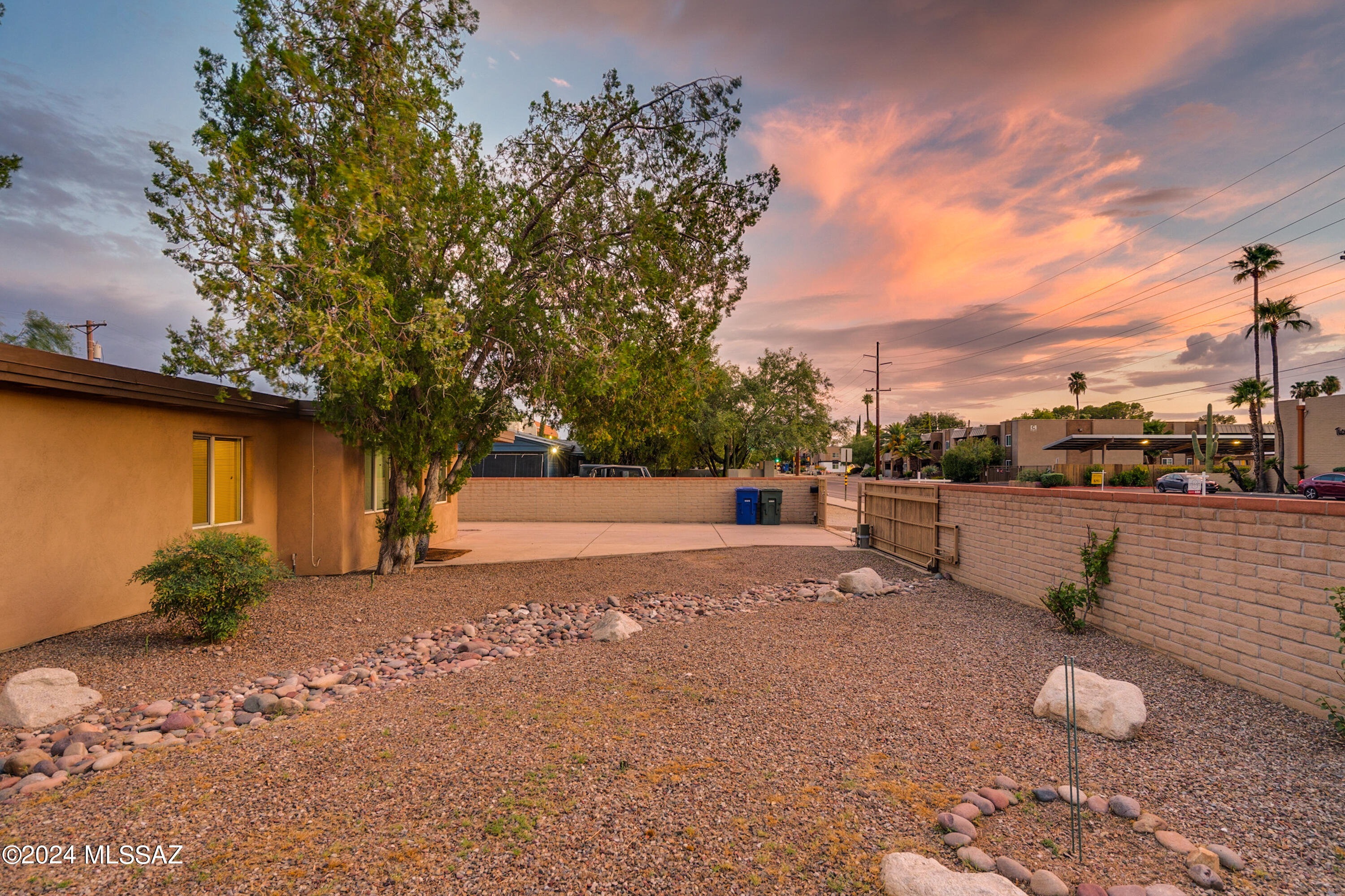 Photo 40 of 46 of 2842 N Tucson Boulevard house