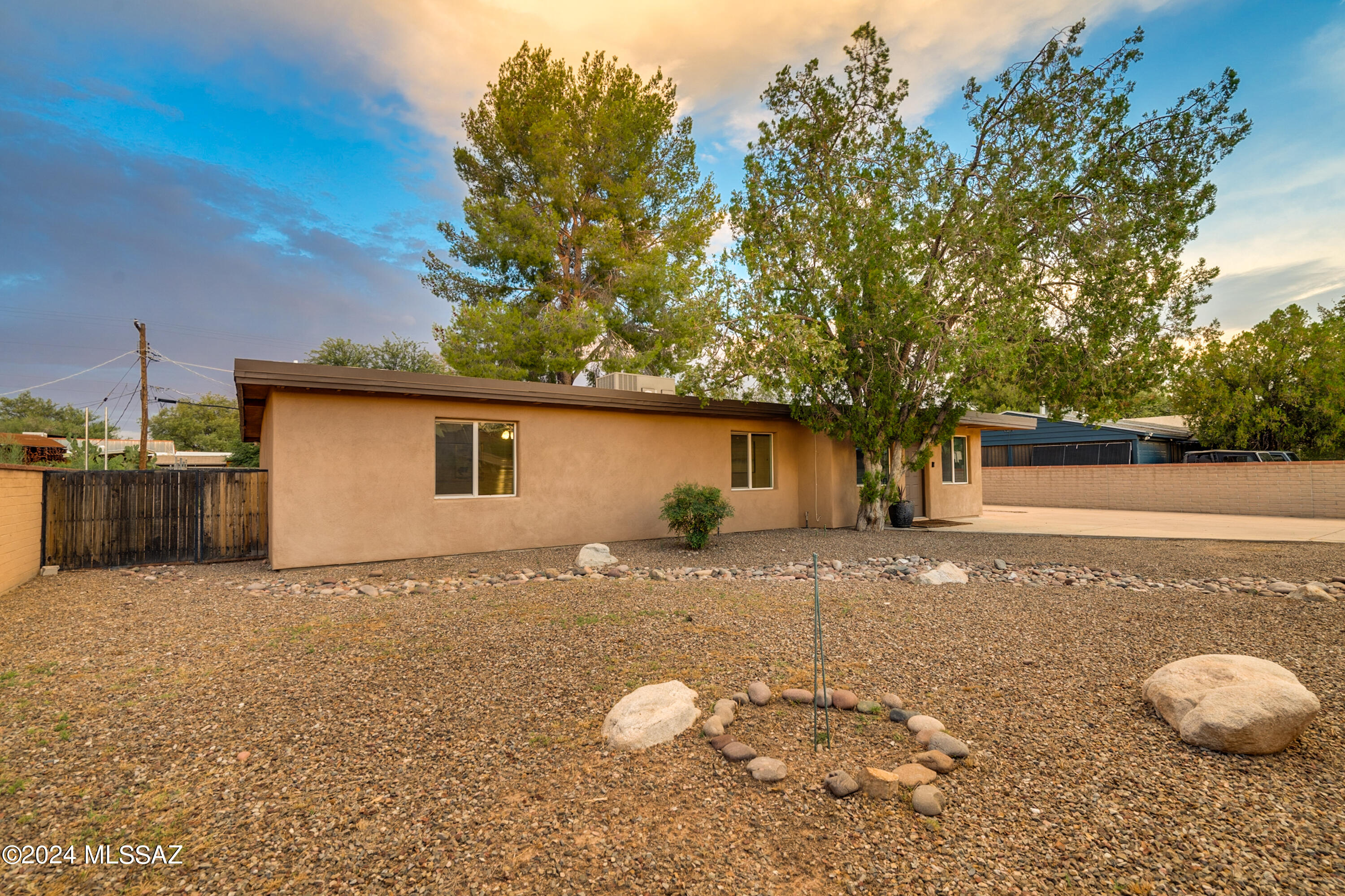 Photo 41 of 46 of 2842 N Tucson Boulevard house