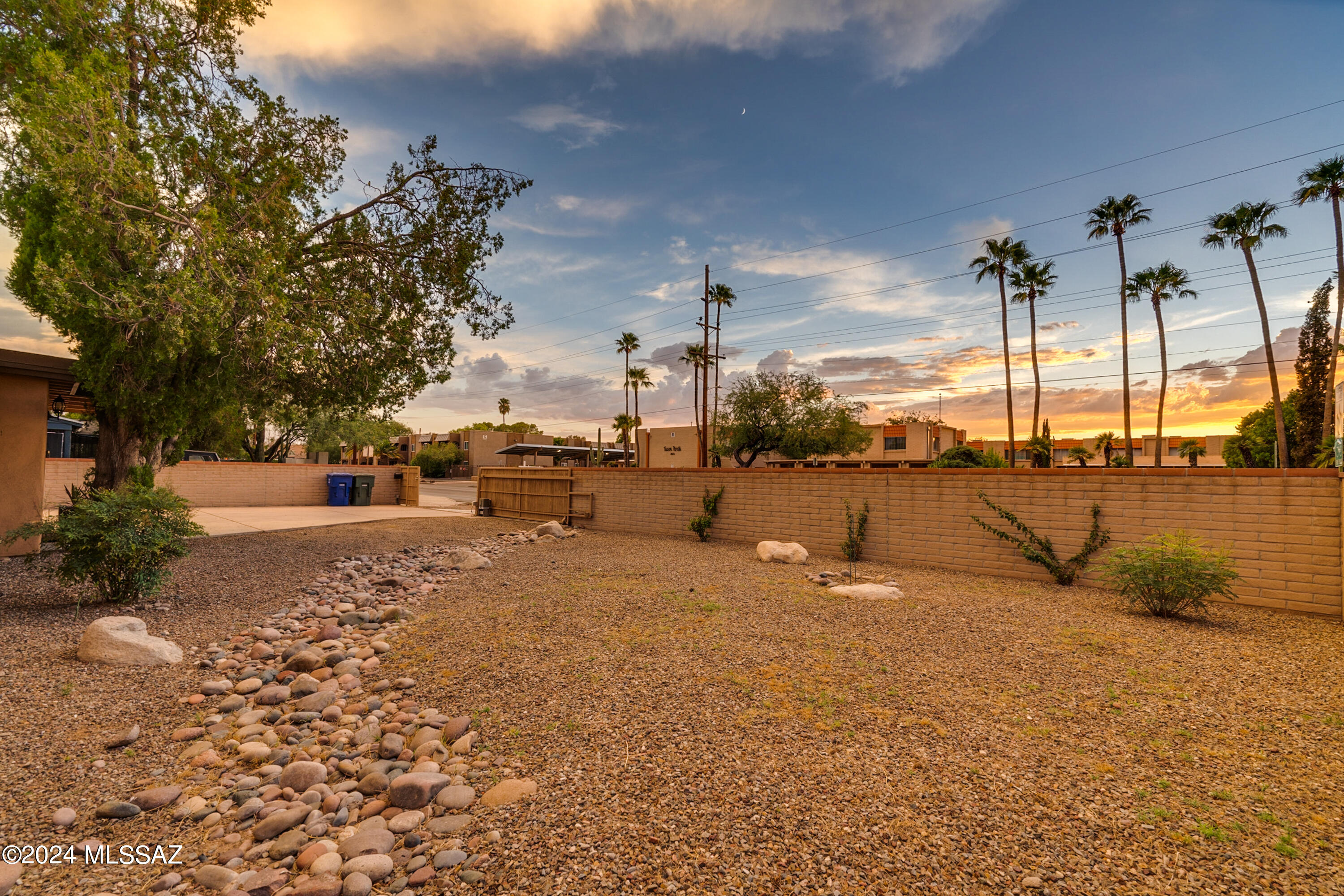 Photo 42 of 46 of 2842 N Tucson Boulevard house