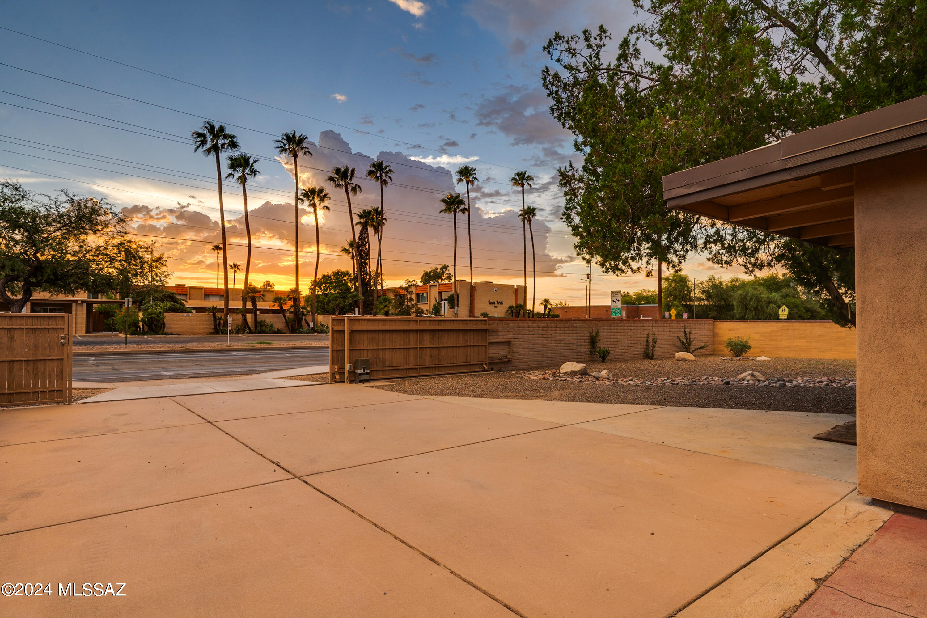 Photo 45 of 46 of 2842 N Tucson Boulevard house