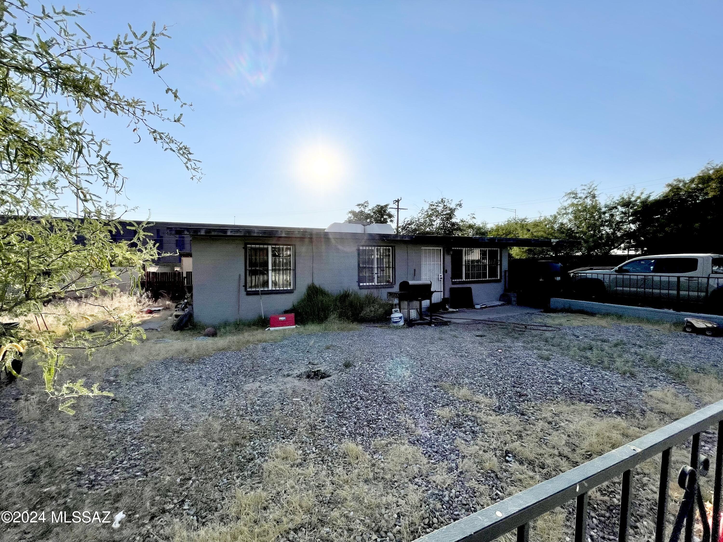 Photo 2 of 3 of 4642 S 19Th Avenue house