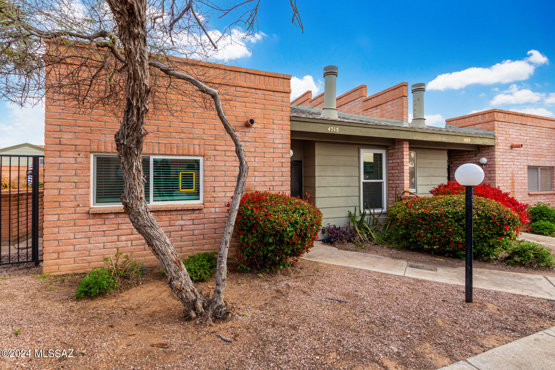 Photo 1 of 34 of 4315 E Blanton Road townhome