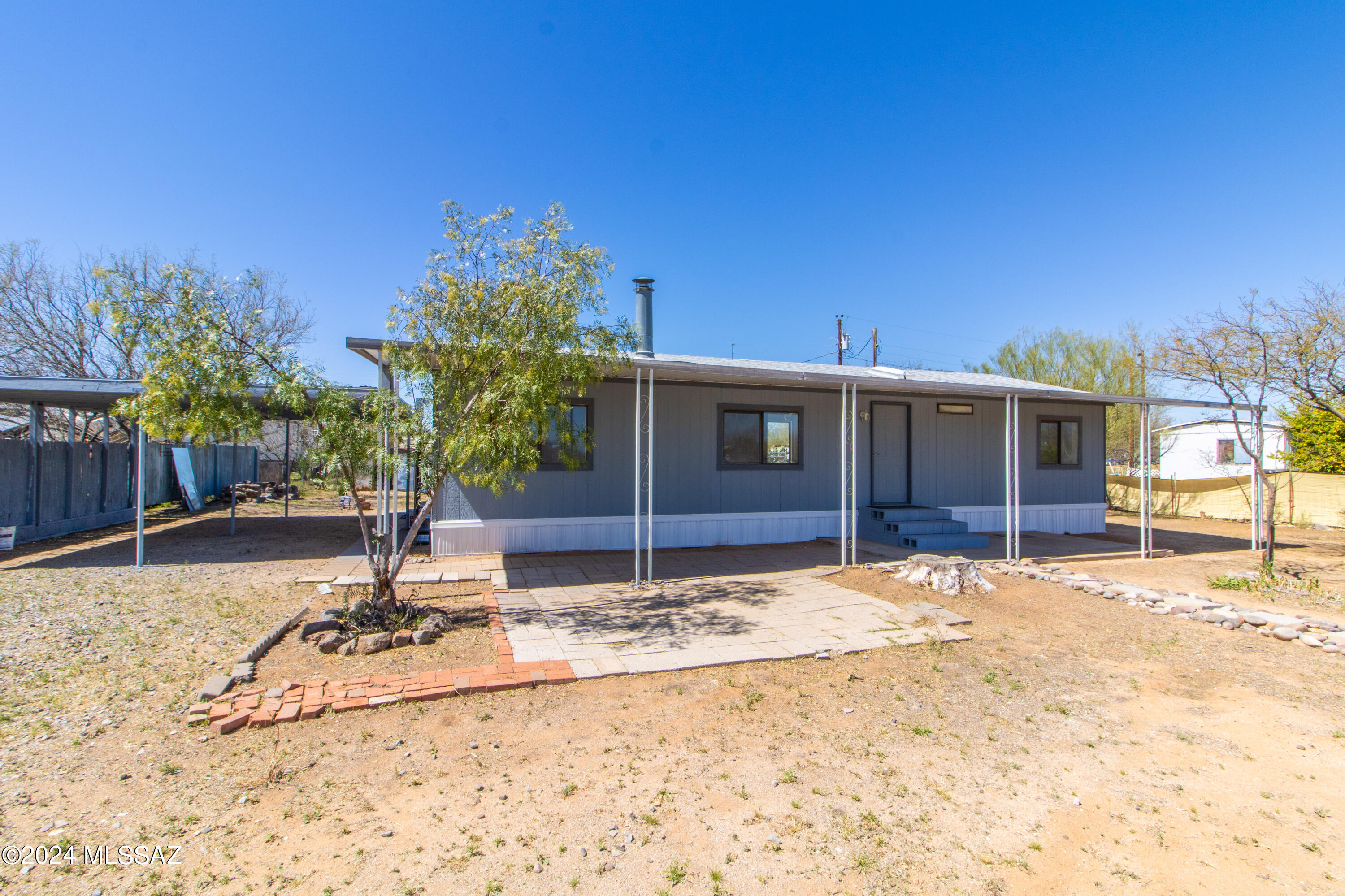 Photo 4 of 33 of 9448 S Carol Drive mobile home