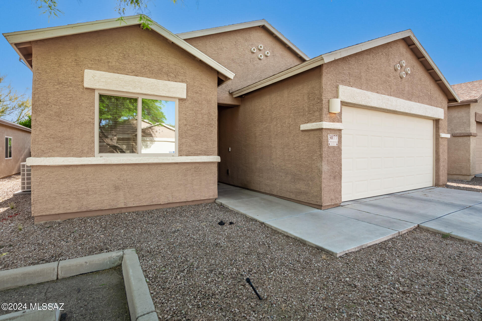 Photo 4 of 28 of 3077 N Desert Stone Place house