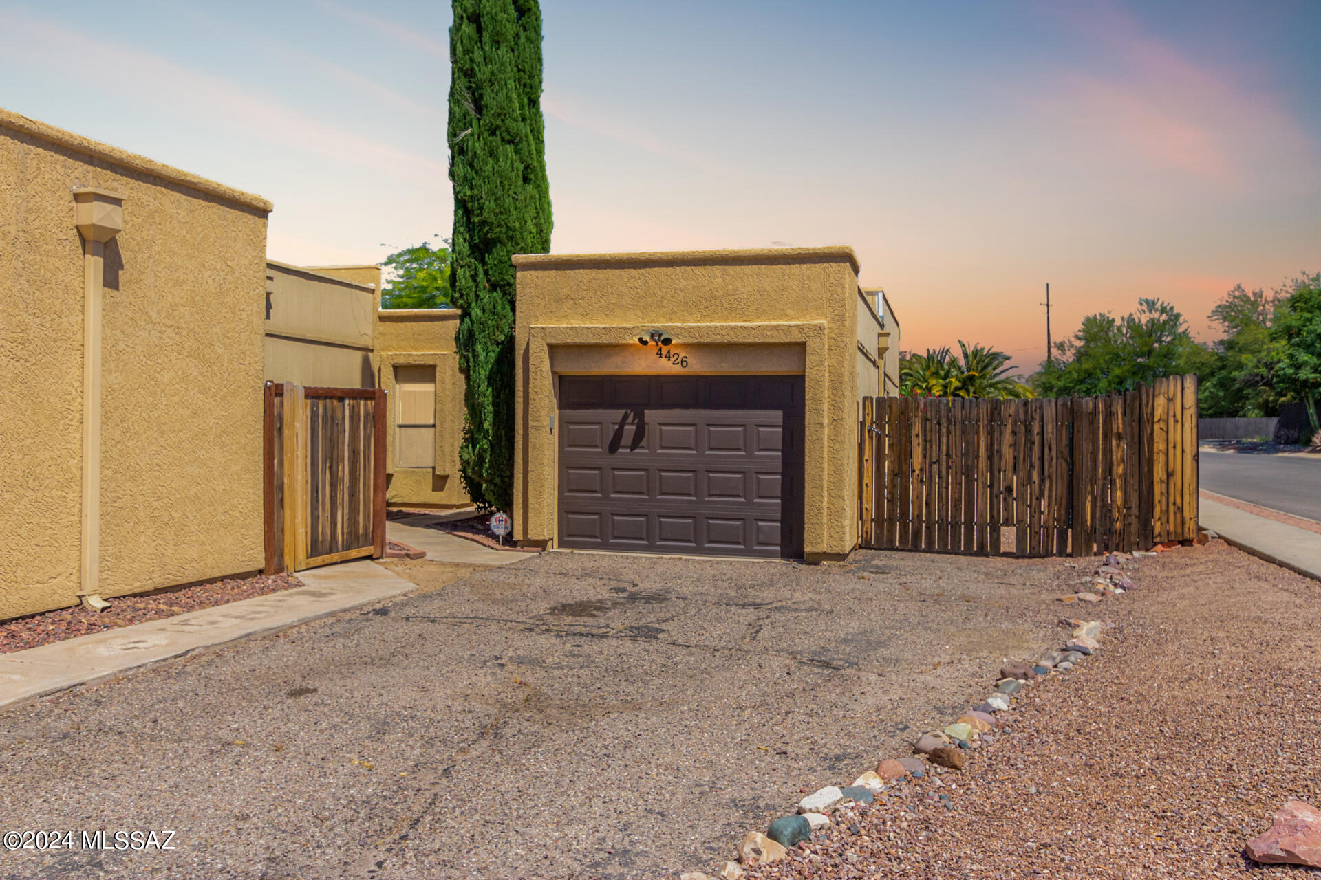 Photo 2 of 31 of 4426 W Pyracantha Drive townhome