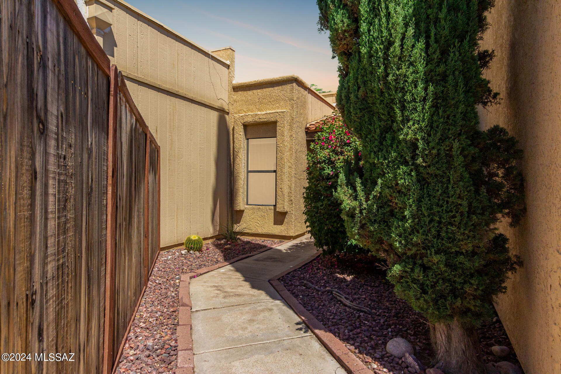 Photo 4 of 31 of 4426 W Pyracantha Drive townhome