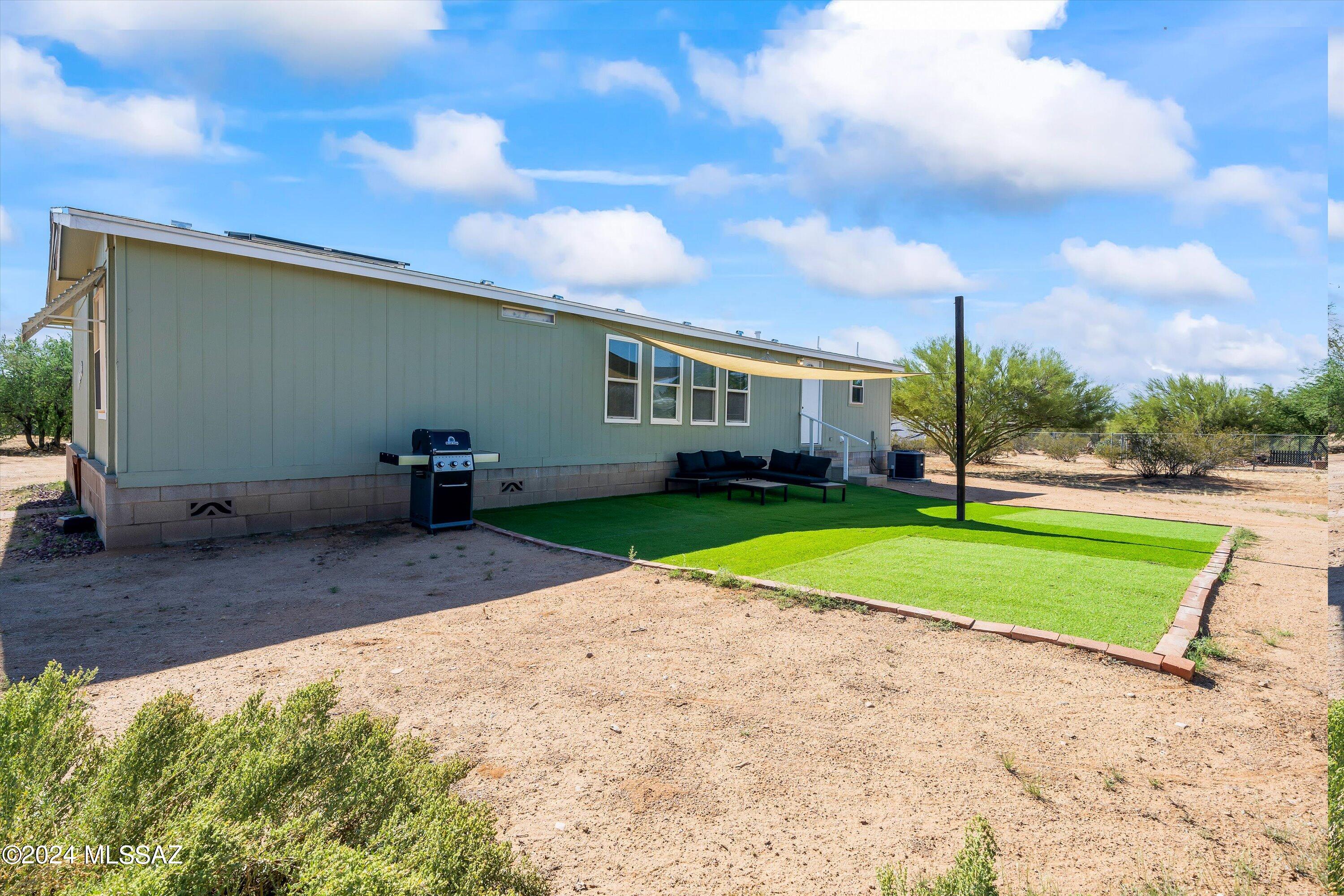 Photo 3 of 35 of 11610 W Massingale Road mobile home