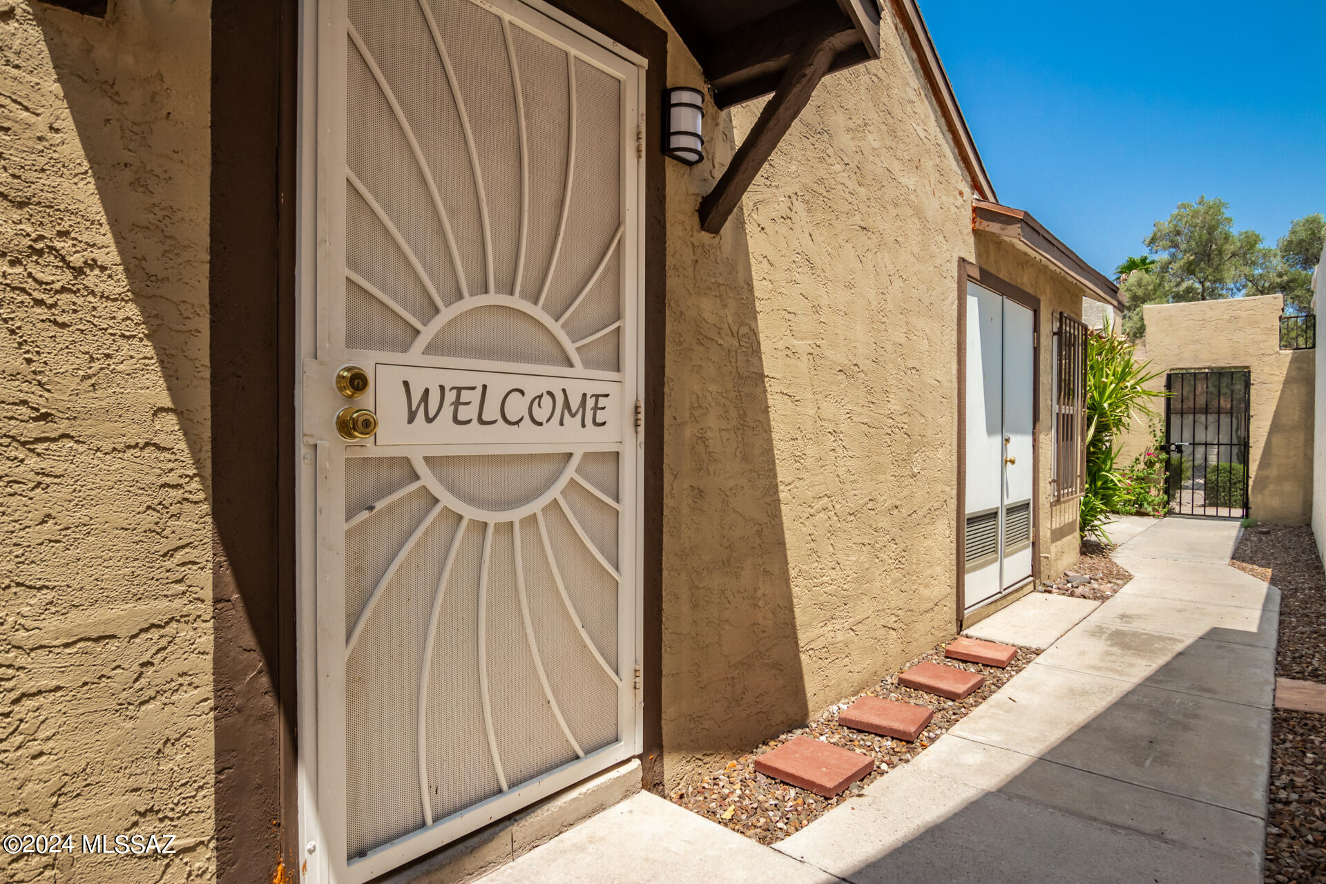 Photo 3 of 18 of 1425 W Calle Gallego townhome