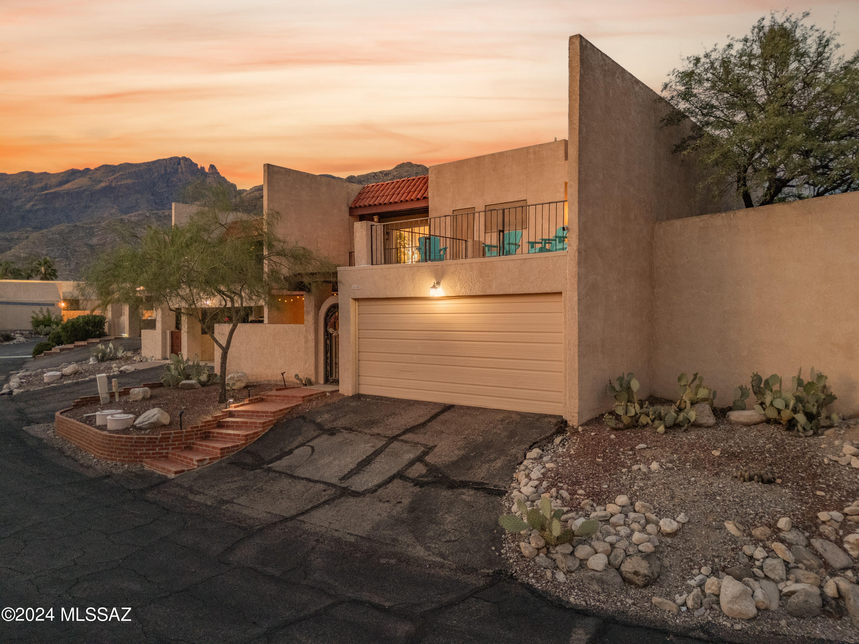 Photo 1 of 36 of 6300 N Camino Los Mochis townhome