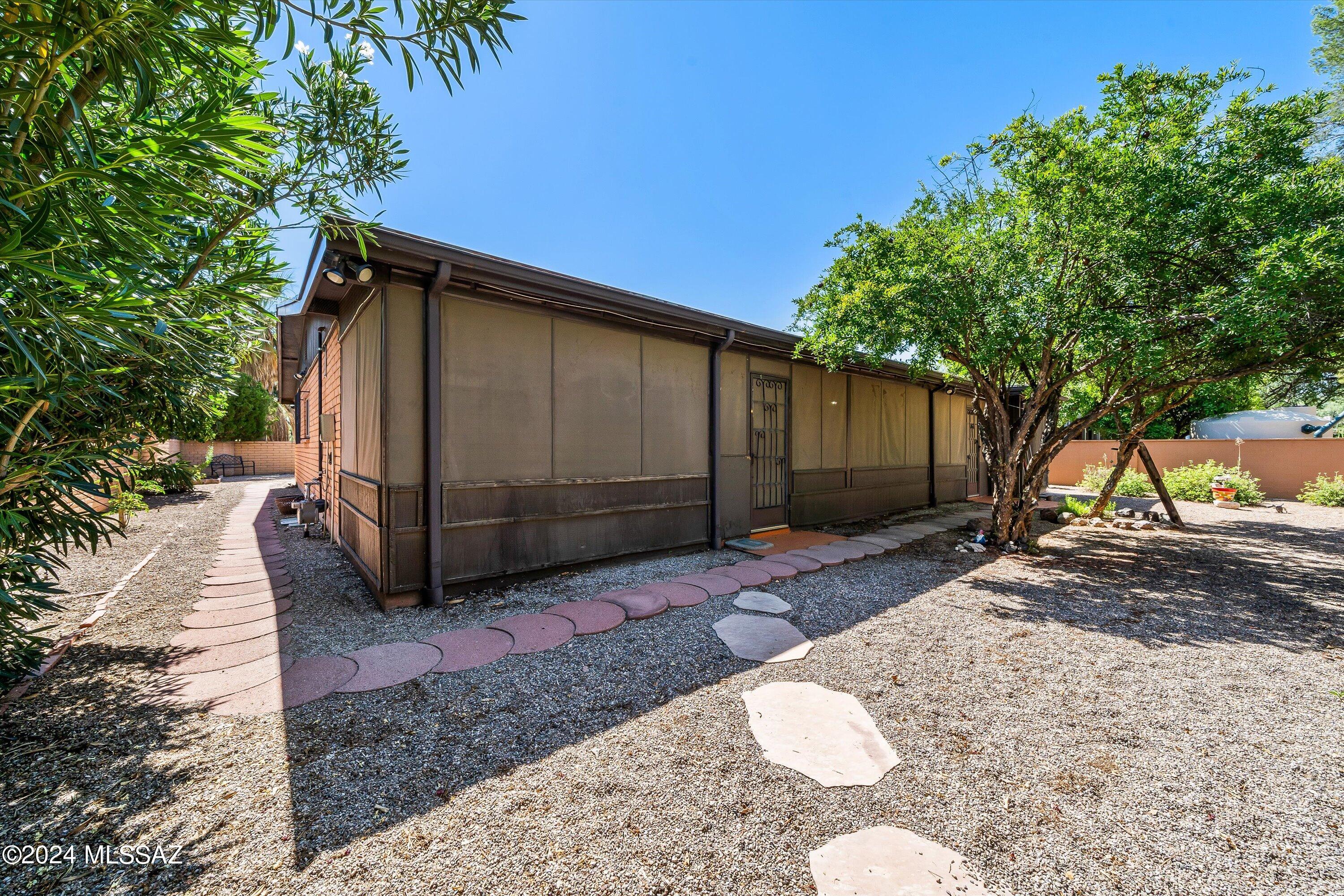 Photo 34 of 38 of 1841 N Tucson Boulevard house