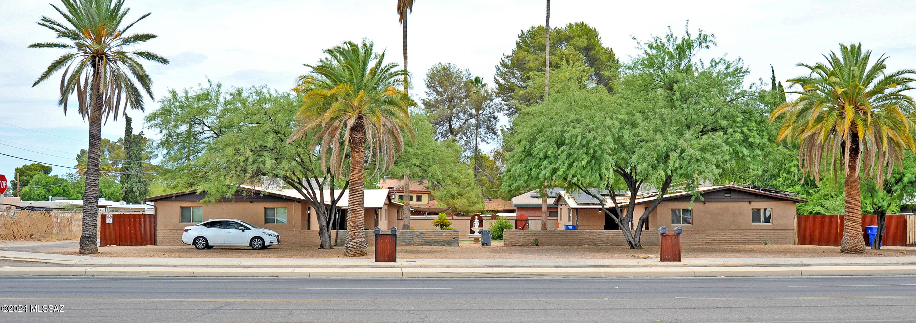 Photo 1 of 31 of 2641 E Fort Lowell Road townhome