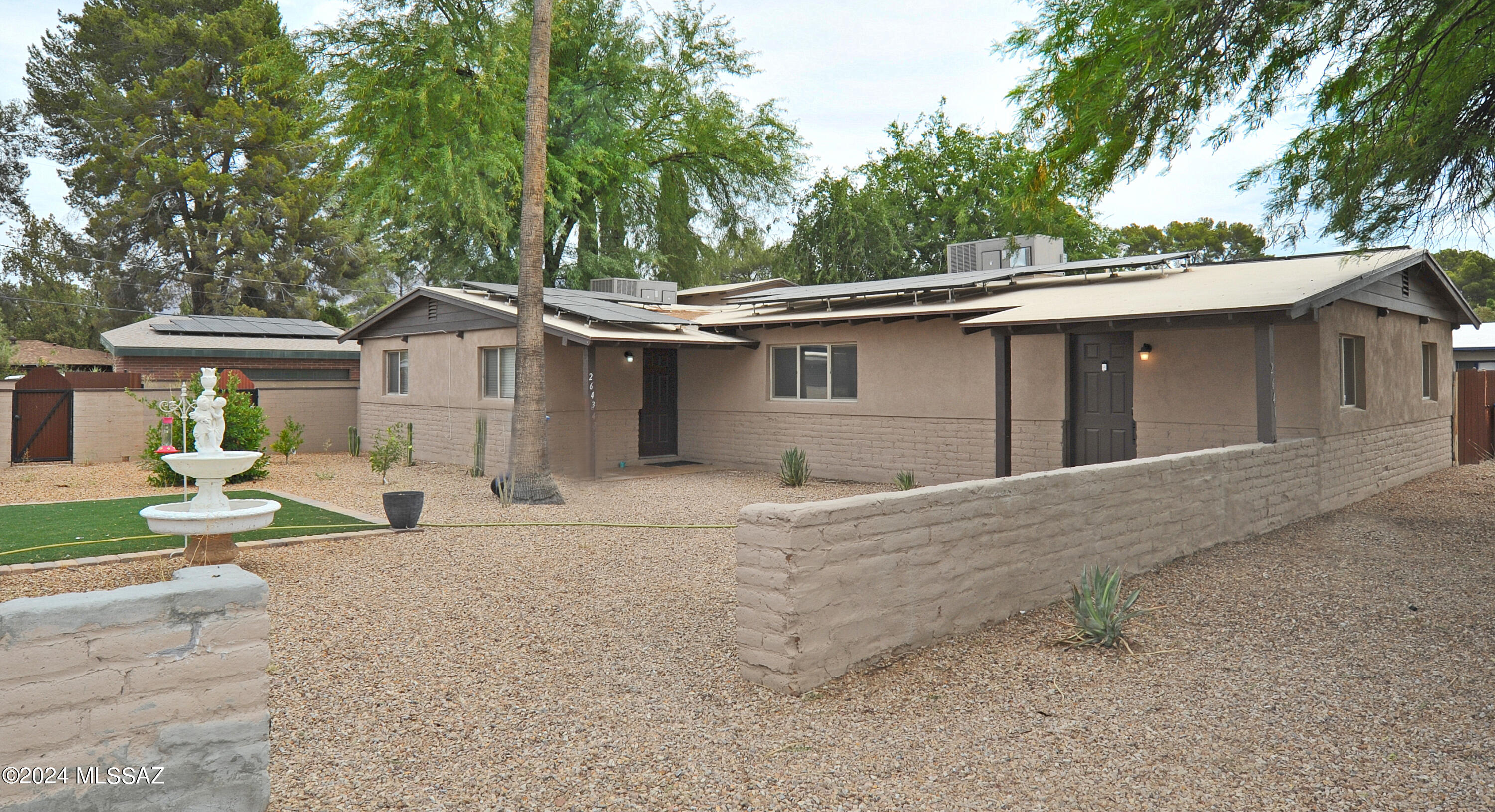 Photo 2 of 31 of 2641 E Fort Lowell Road townhome