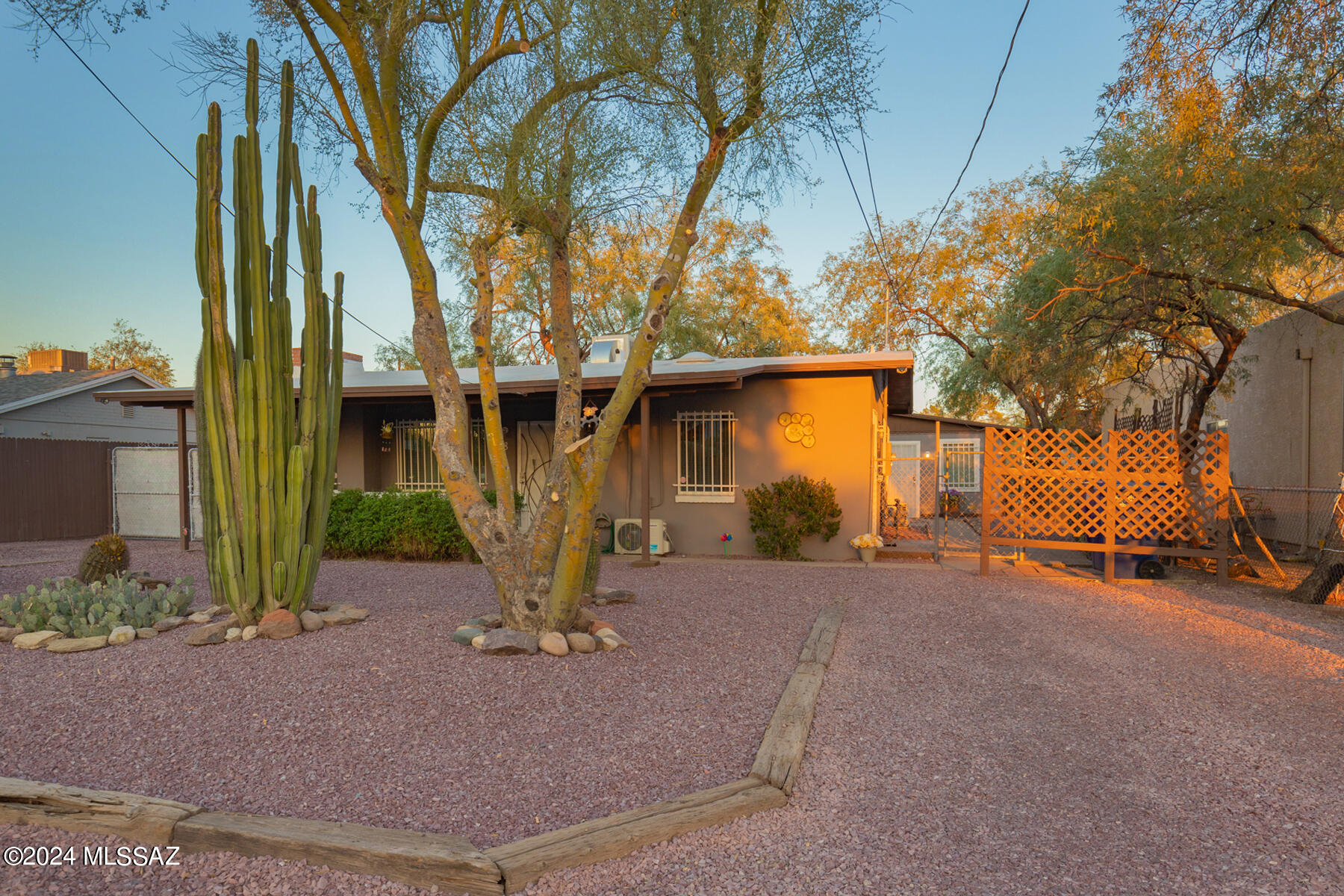 Photo 4 of 50 of 2618 N Edith Boulevard house