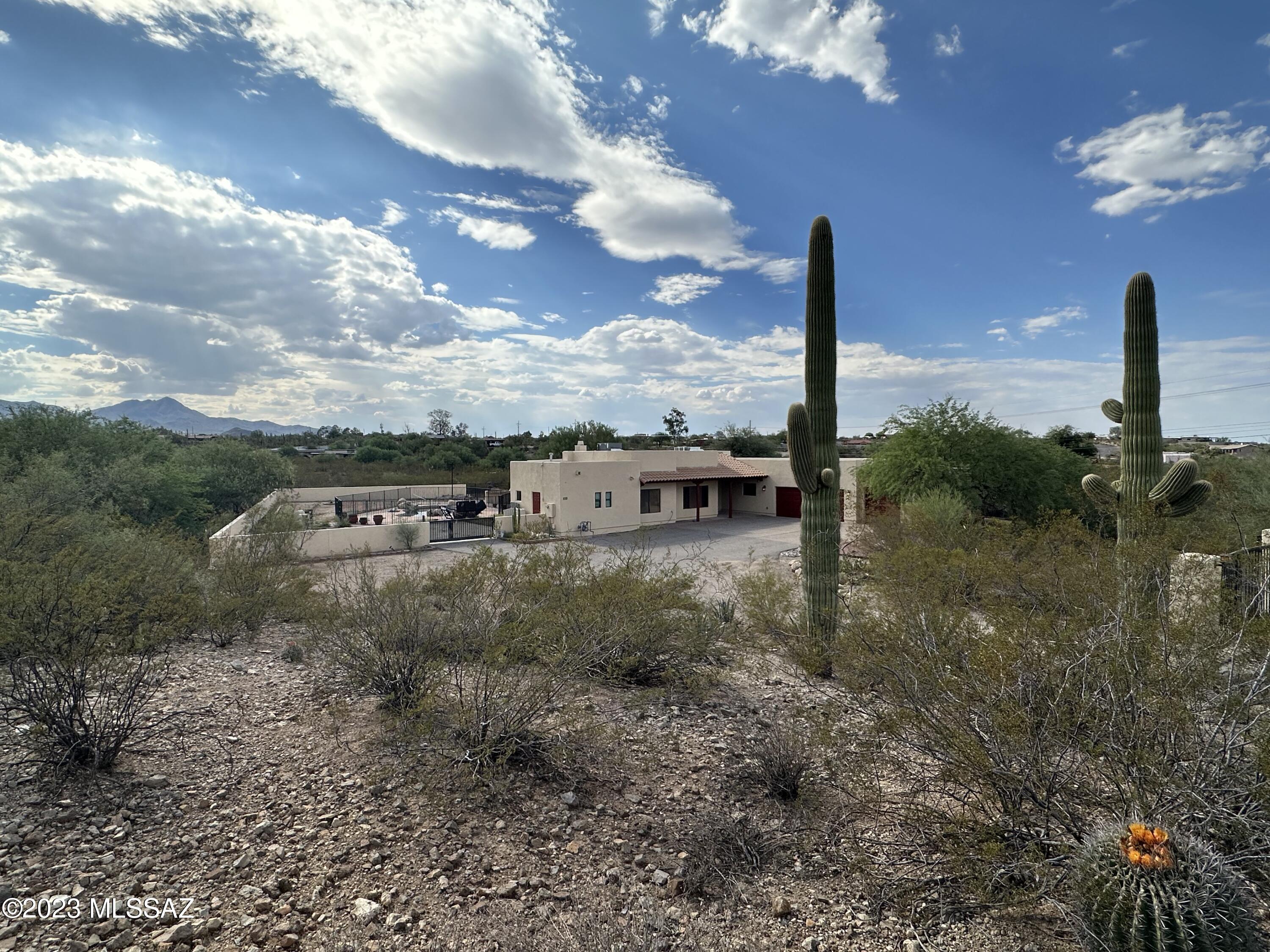 Photo 6 of 12 of 4745 N Lost Horizon Drive house