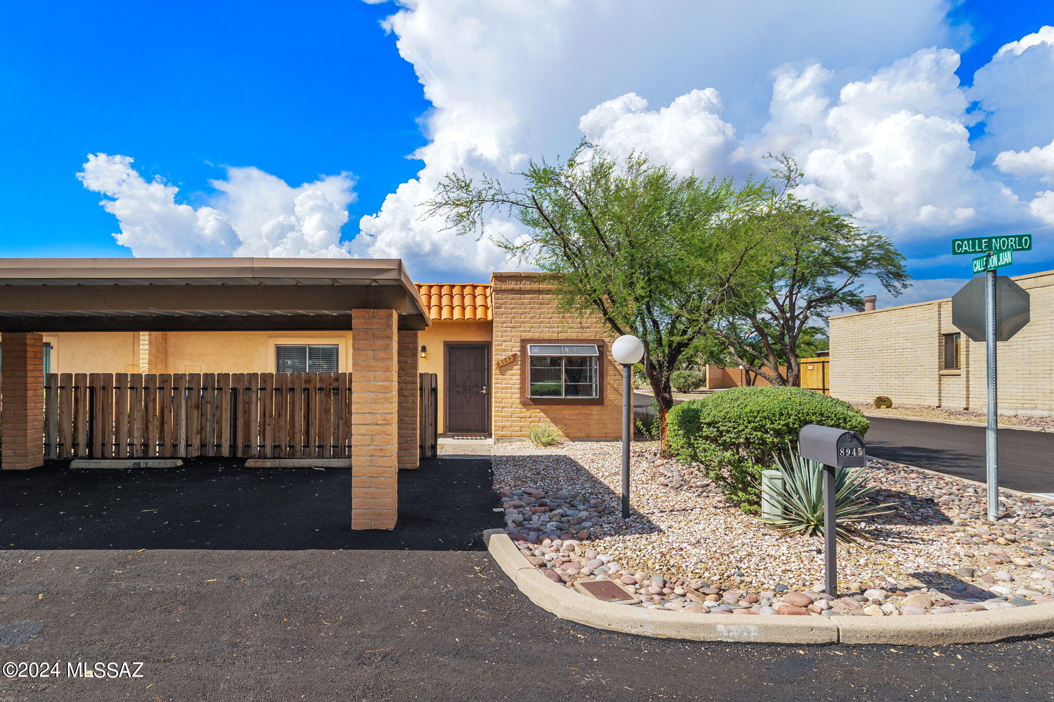 Photo 1 of 32 of 8945 E Calle Norlo townhome