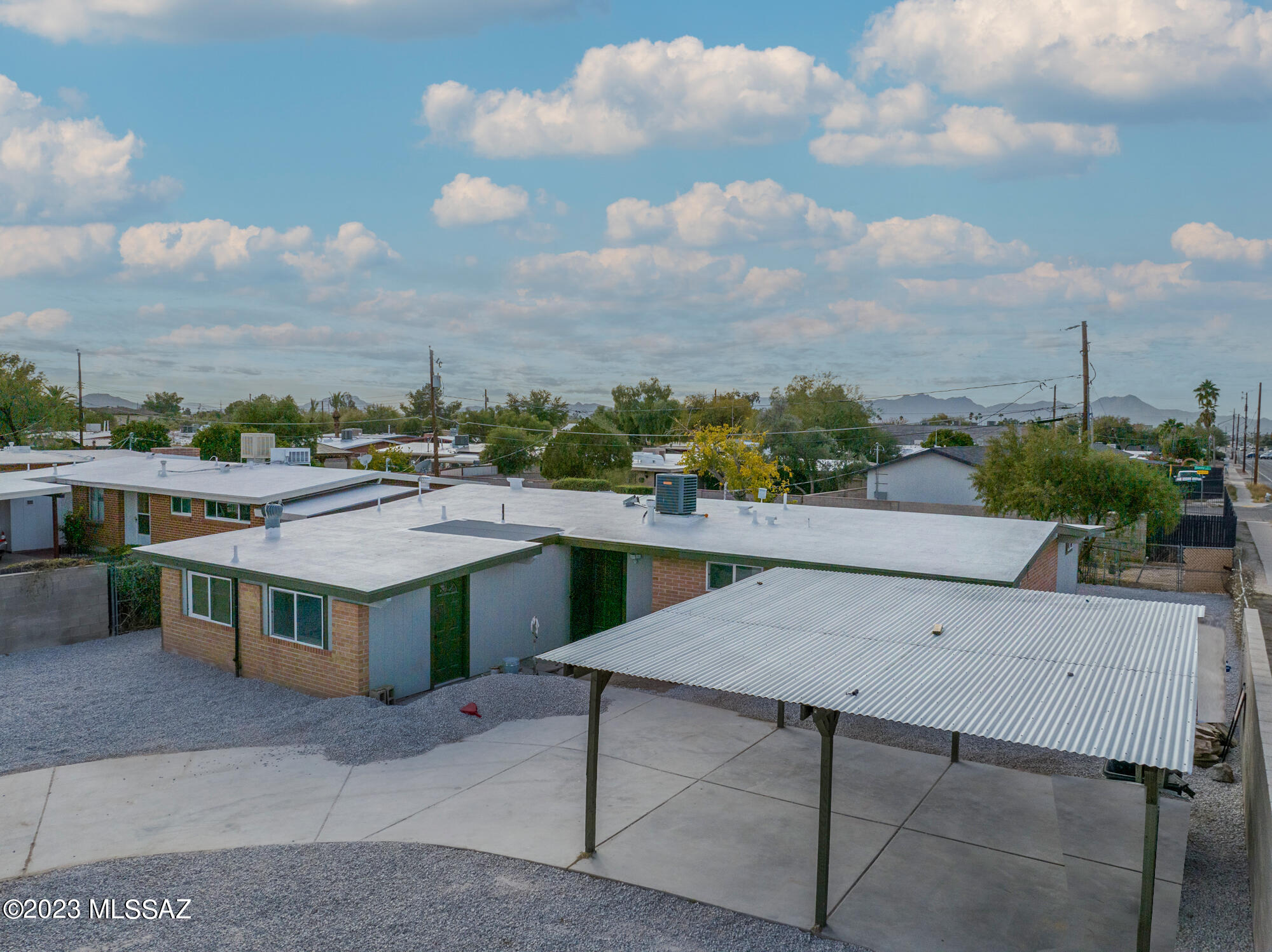 Photo 5 of 5 of 4367 N Radin Avenue house