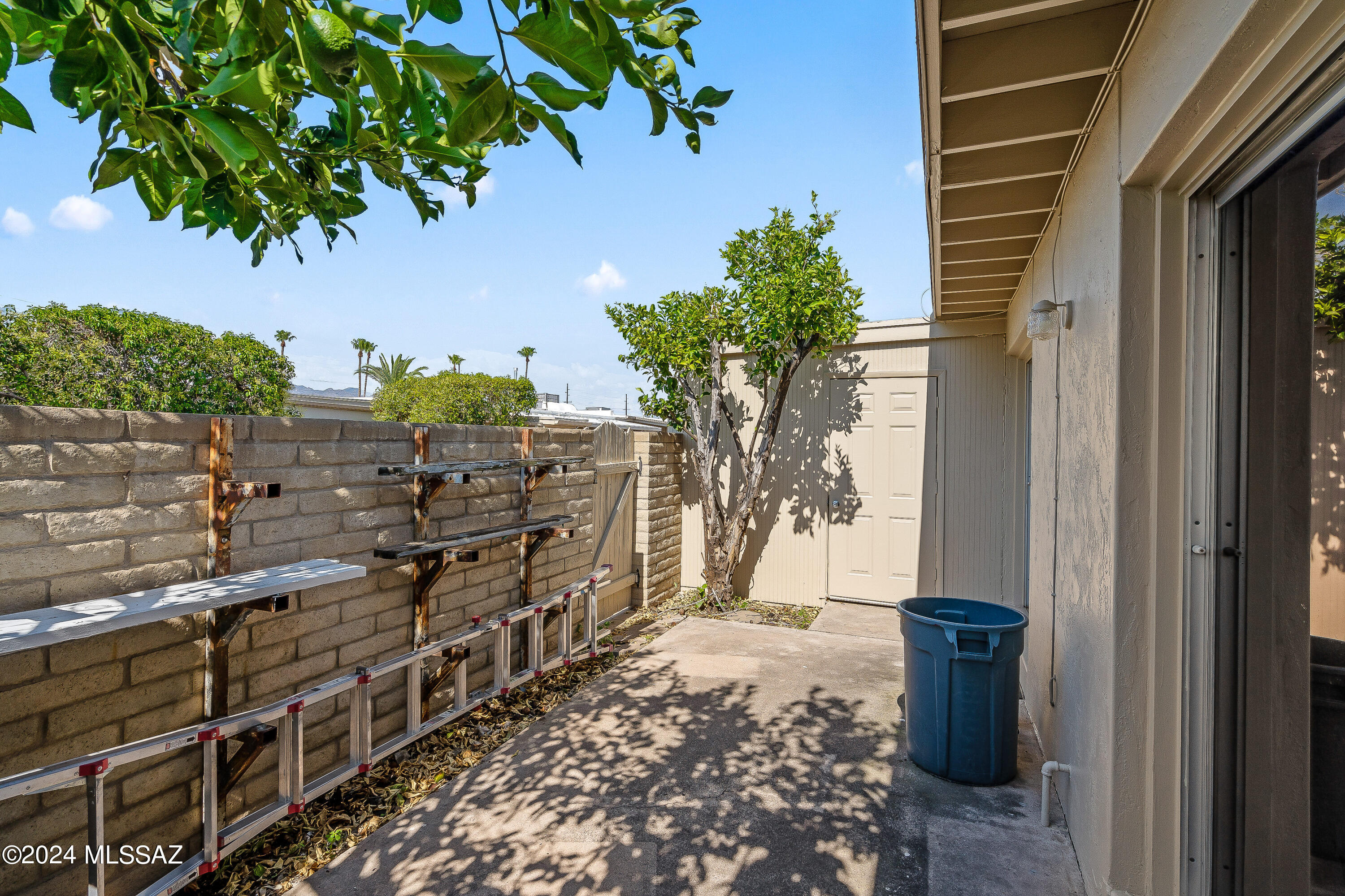 Photo 21 of 26 of 1009 N Caribe Avenue townhome