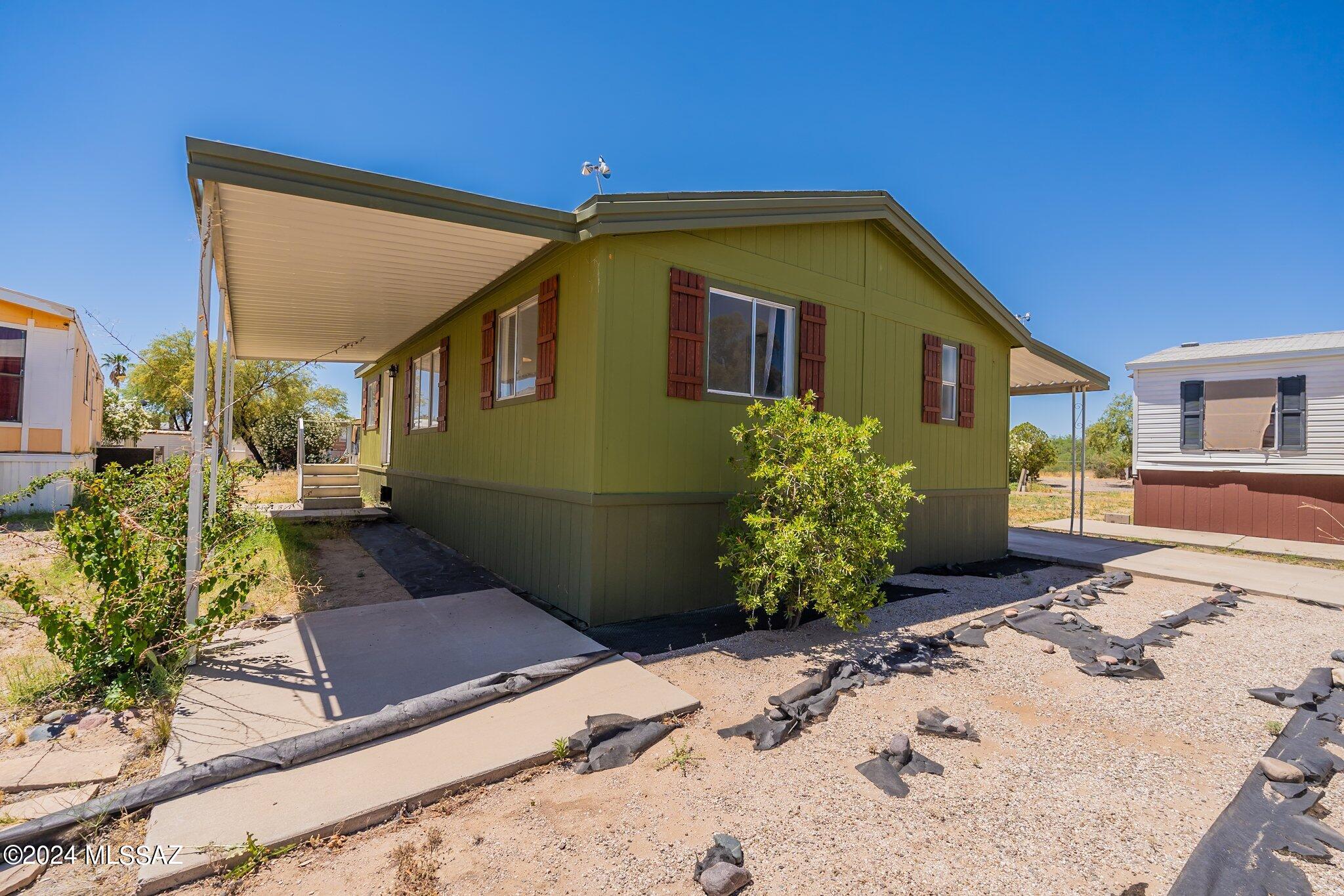 Photo 3 of 29 of 2424 S Cottonwood Lane 147 mobile home