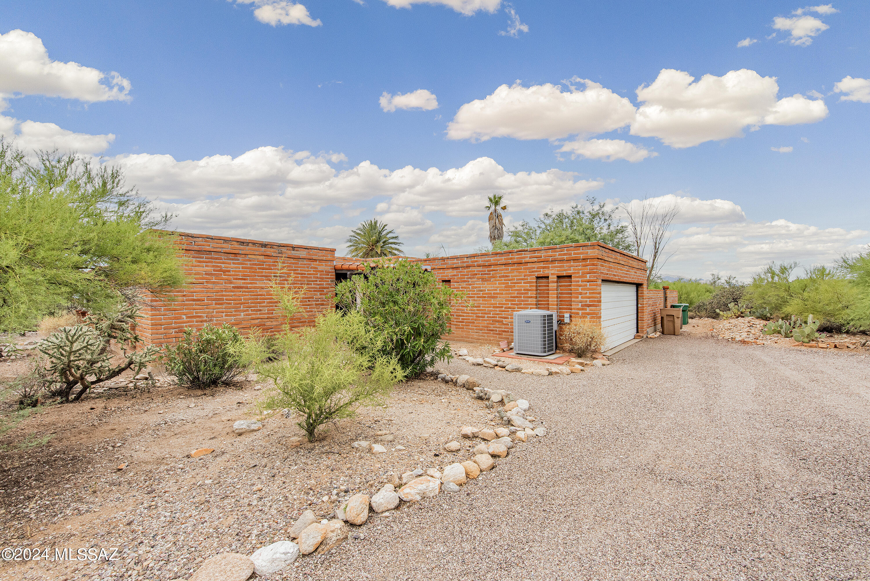 Photo 4 of 45 of 2220 E Miraval Tercero house