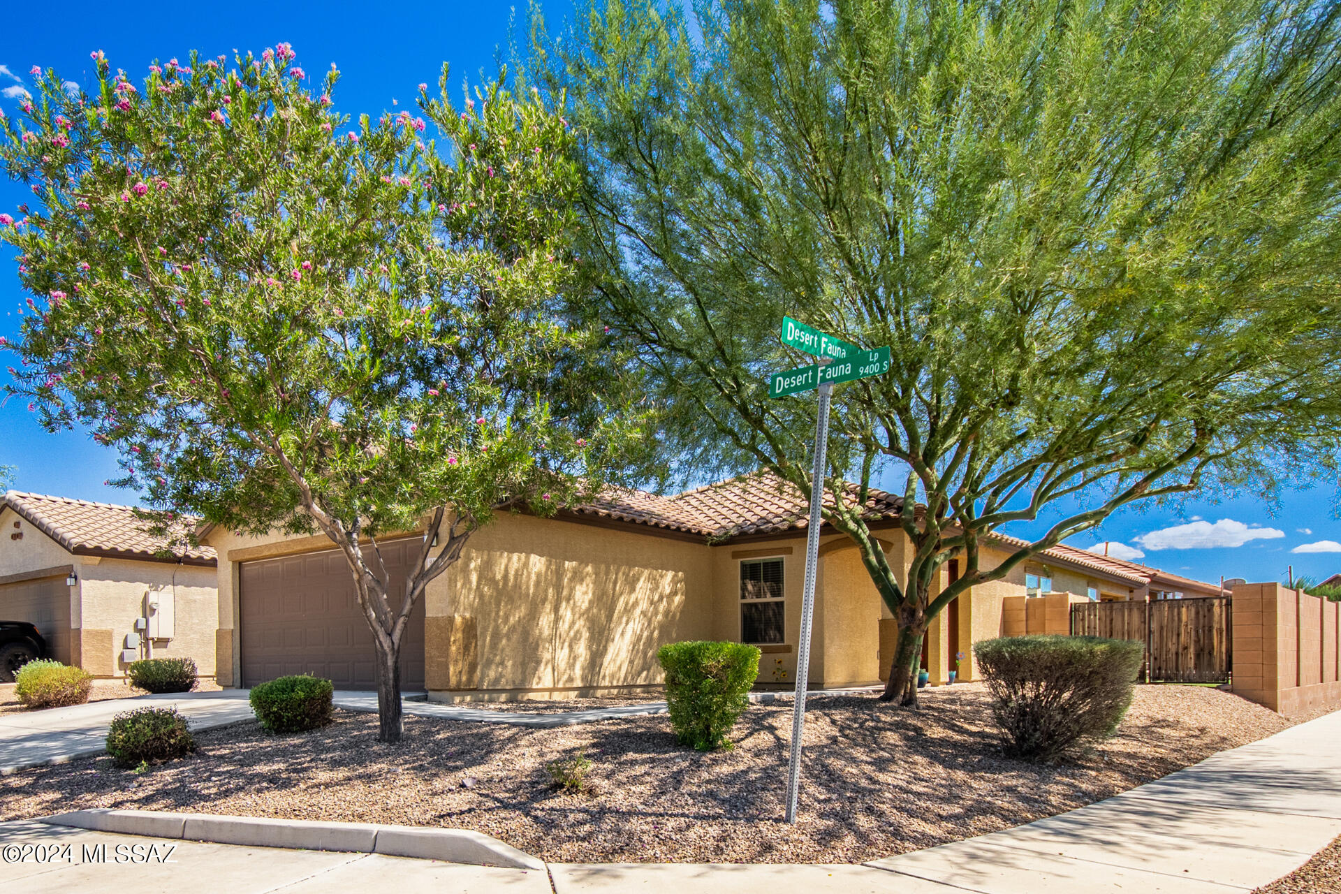 Photo 4 of 25 of 9485 S Desert Fauna Loop house