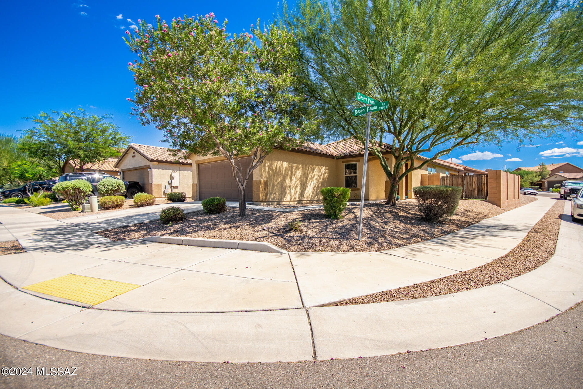 Photo 5 of 25 of 9485 S Desert Fauna Loop house