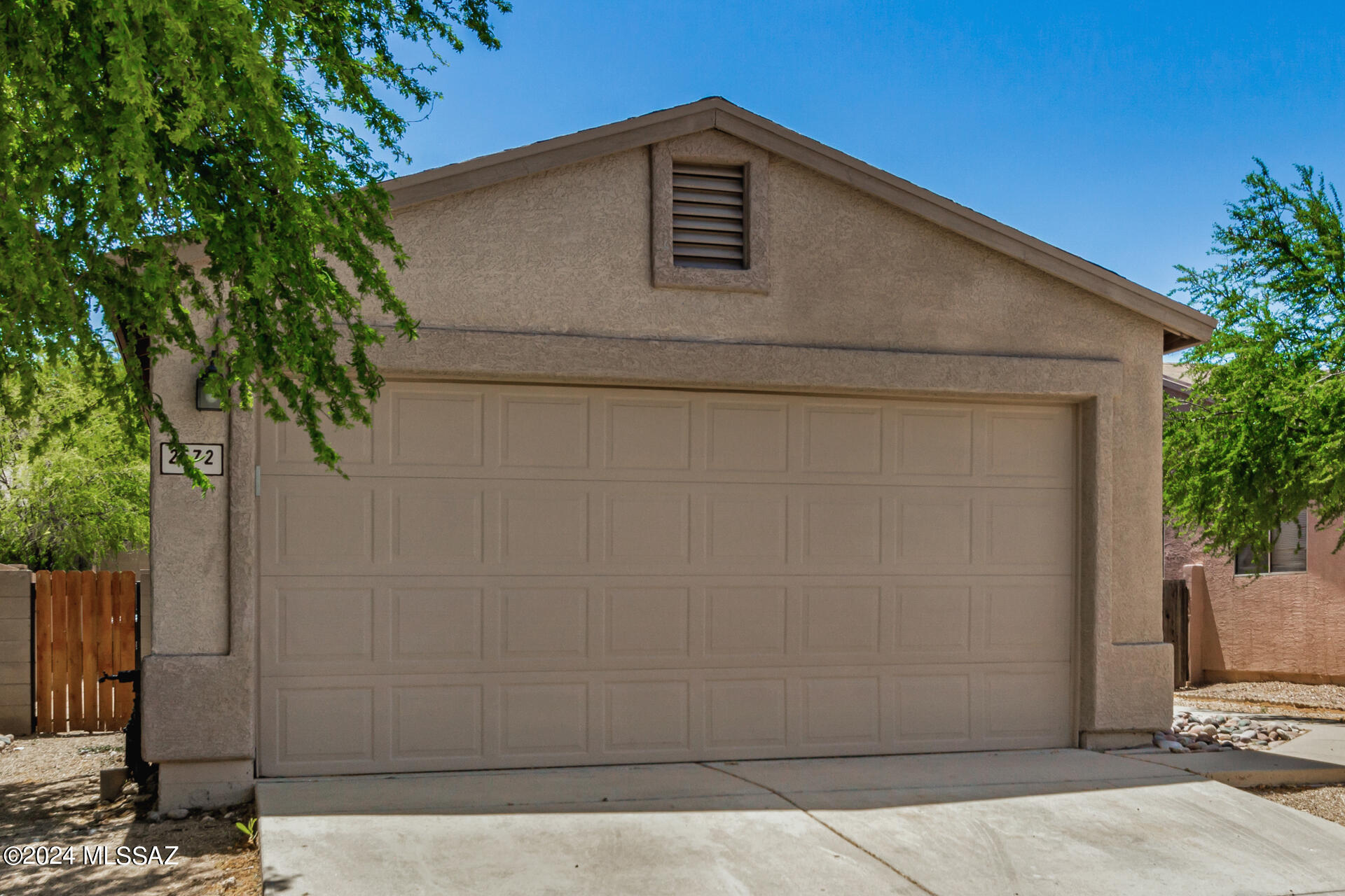 Photo 5 of 28 of 2572 E Knightsbridge Drive house