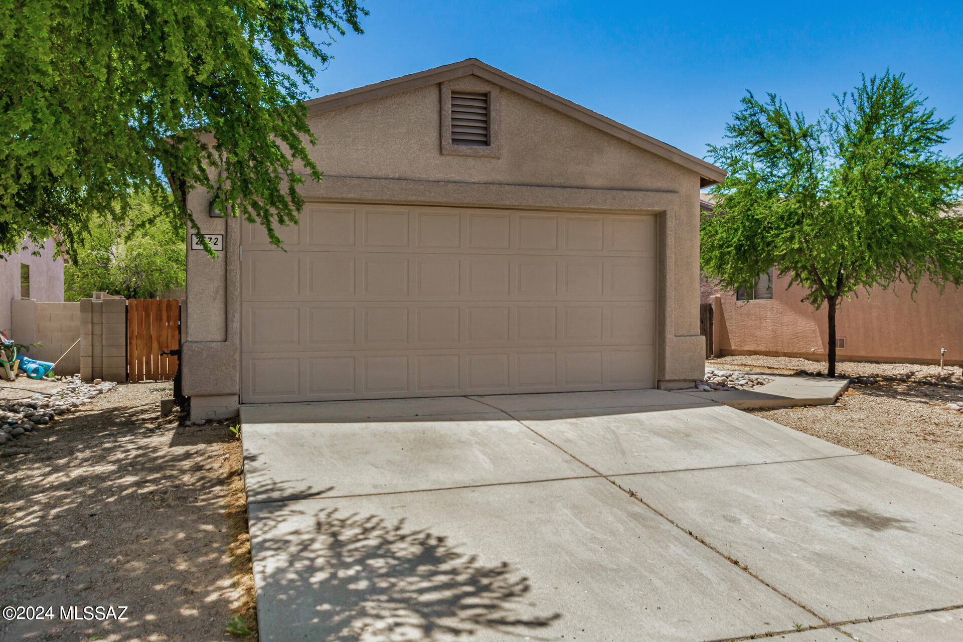 Photo 6 of 28 of 2572 E Knightsbridge Drive house