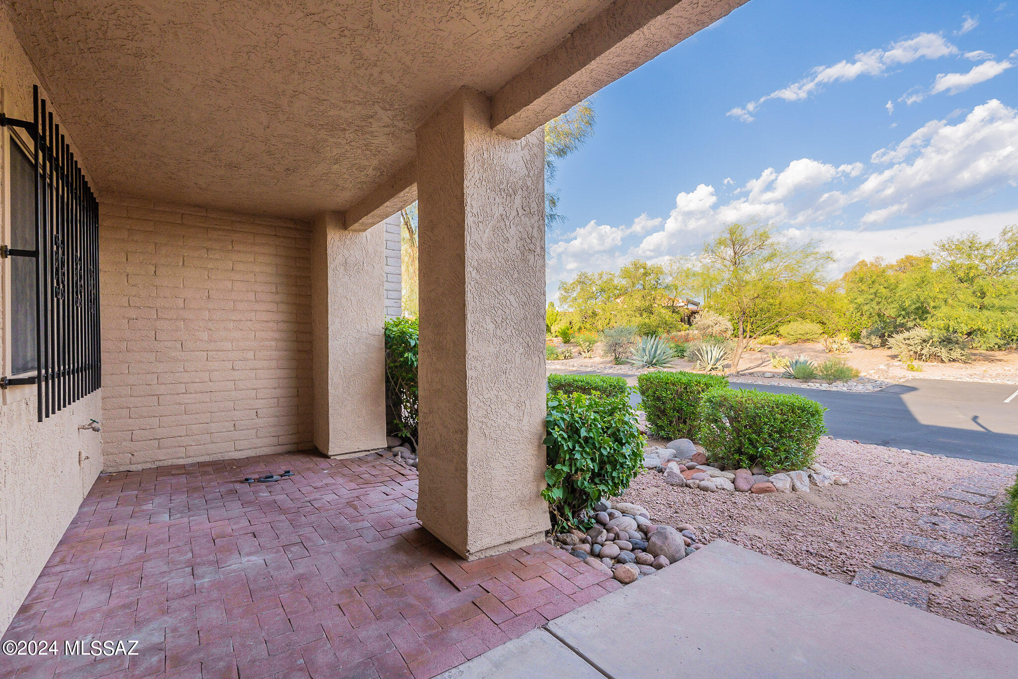 Photo 7 of 49 of 5613 N Calle Del Marques townhome