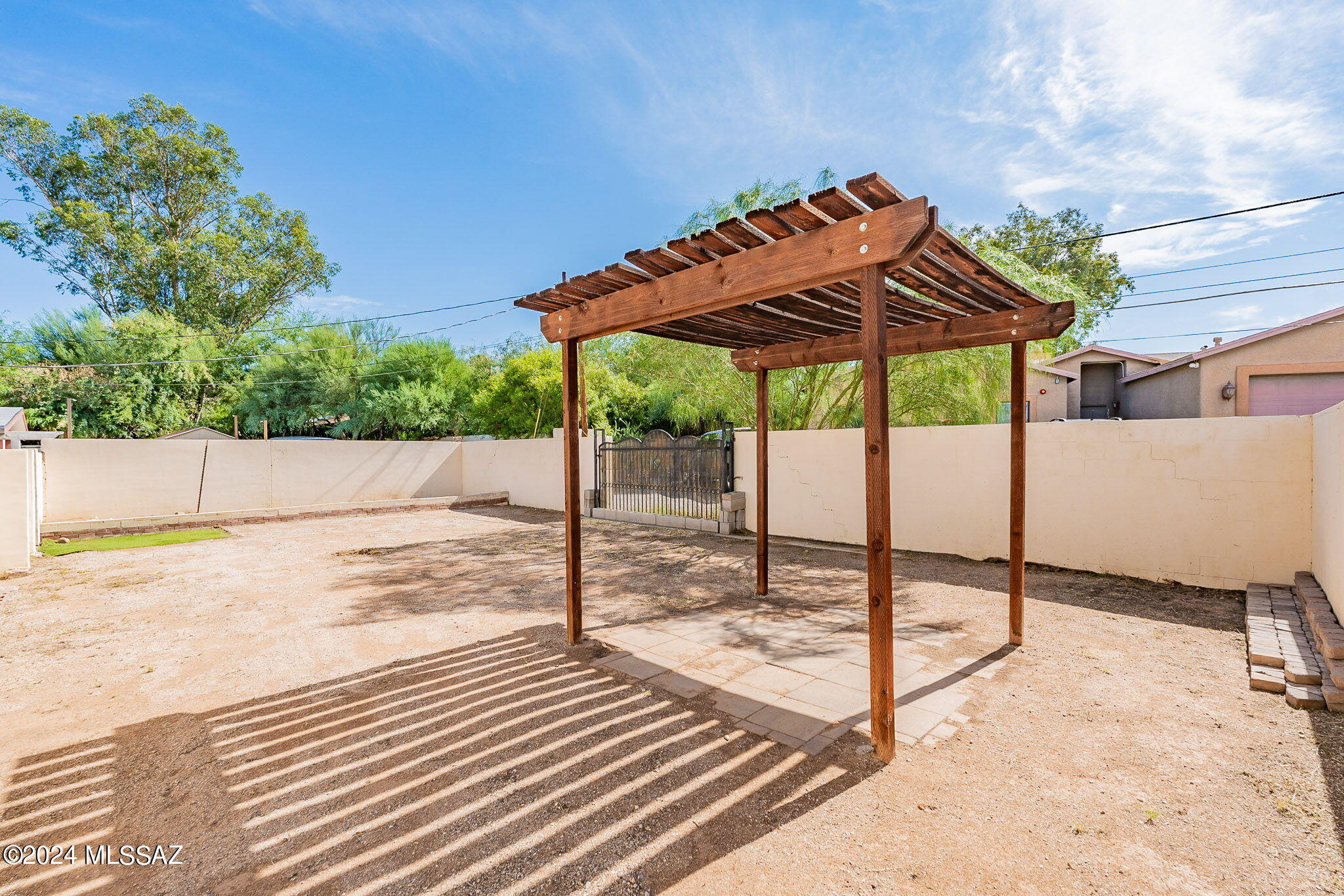 Photo 34 of 47 of 616 N Palo Verde Boulevard house