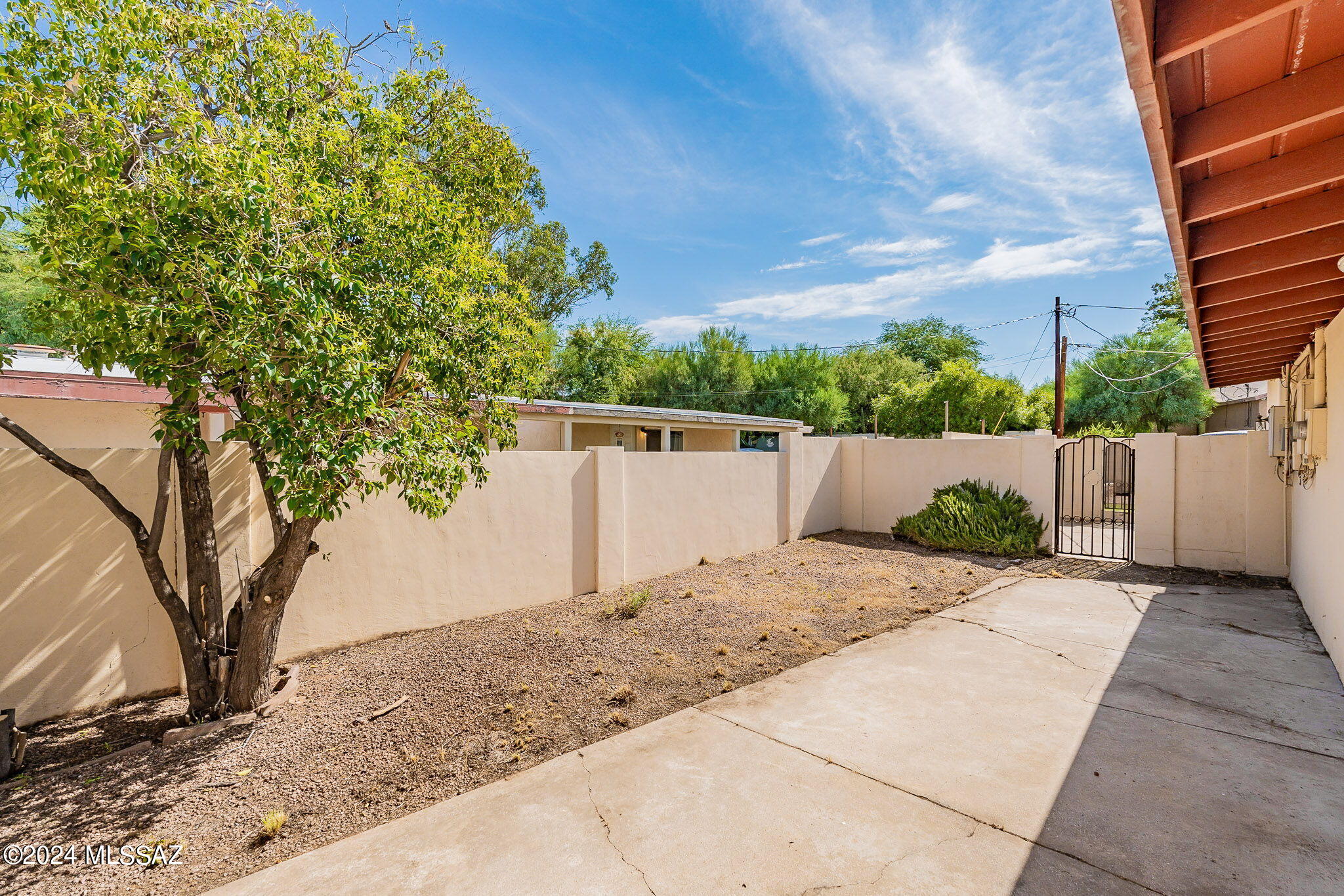 Photo 38 of 47 of 616 N Palo Verde Boulevard house