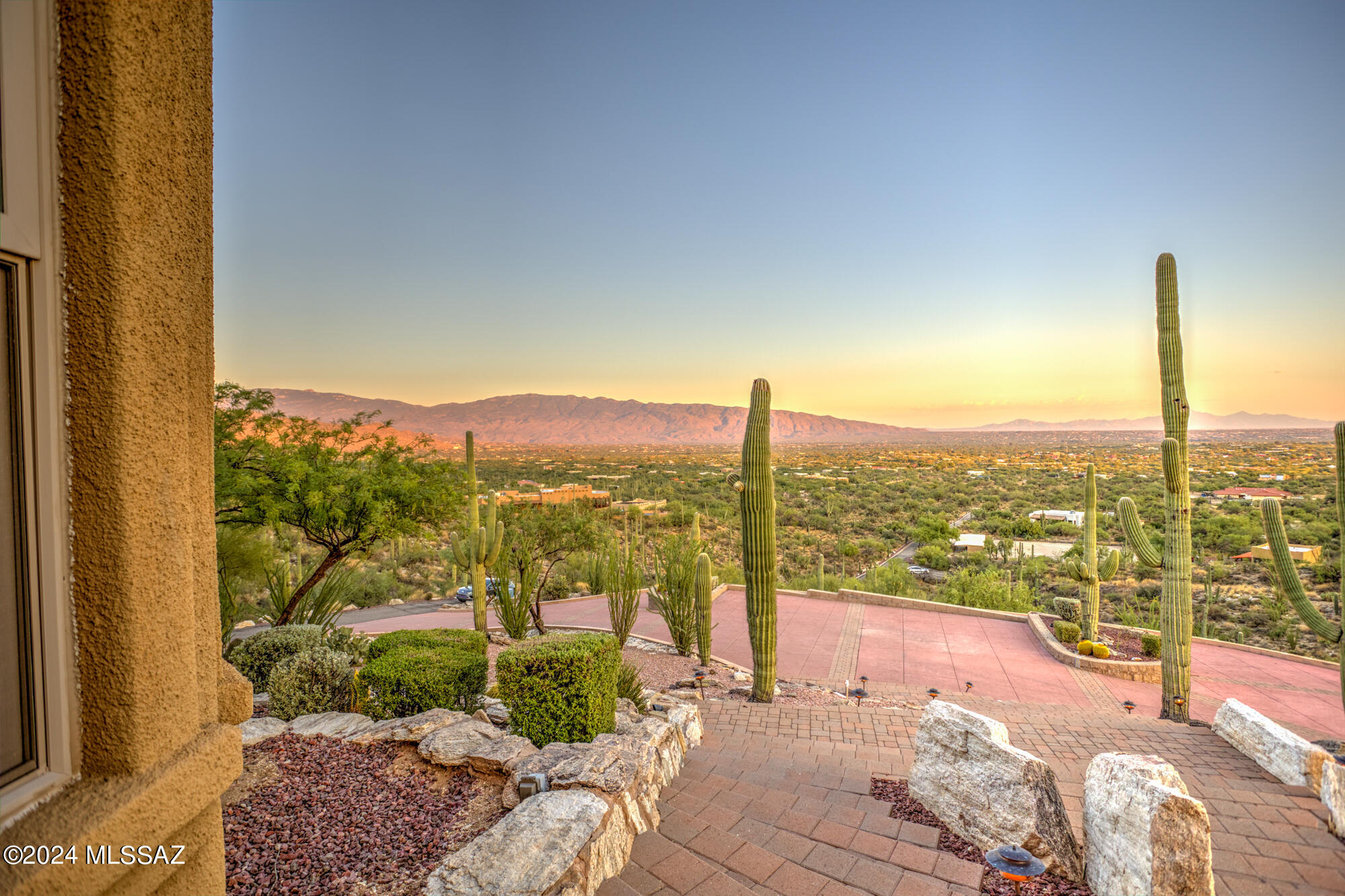 Photo 8 of 50 of 5339 N Sahuaro Canyon Lane house