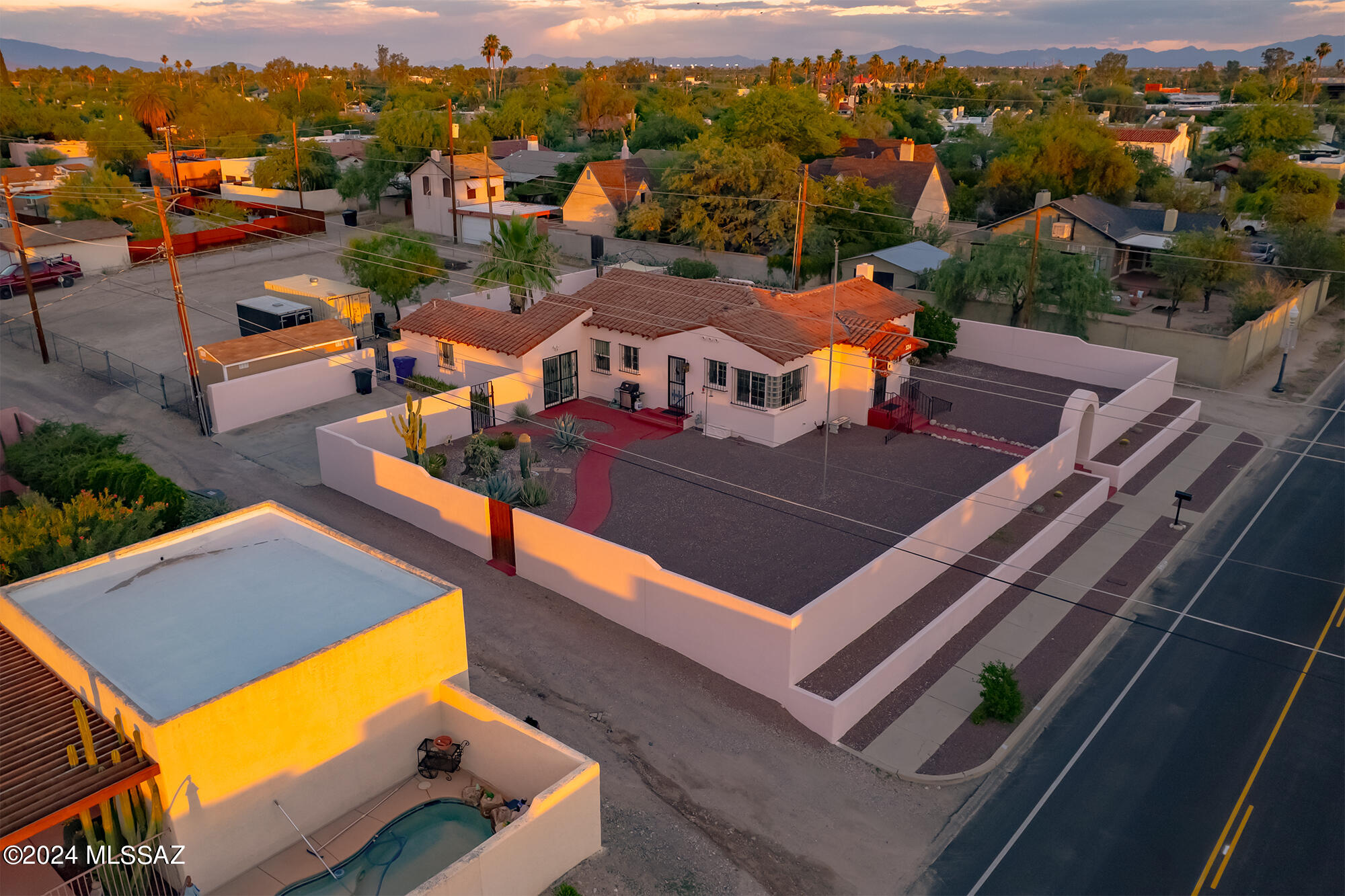 Photo 29 of 32 of 324 N Tucson Boulevard house