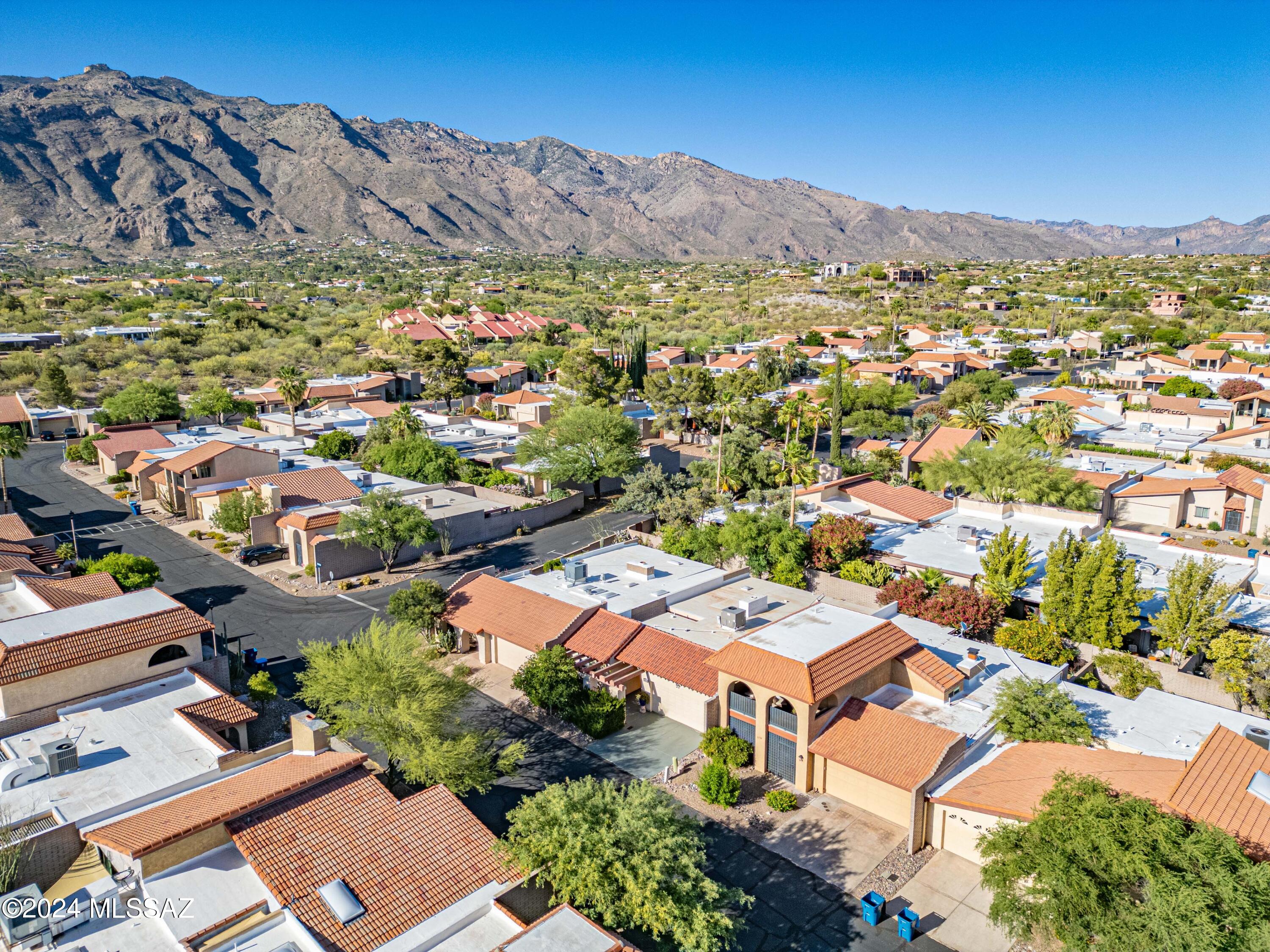 Photo 5 of 50 of 5726 N Camino Del Sol townhome