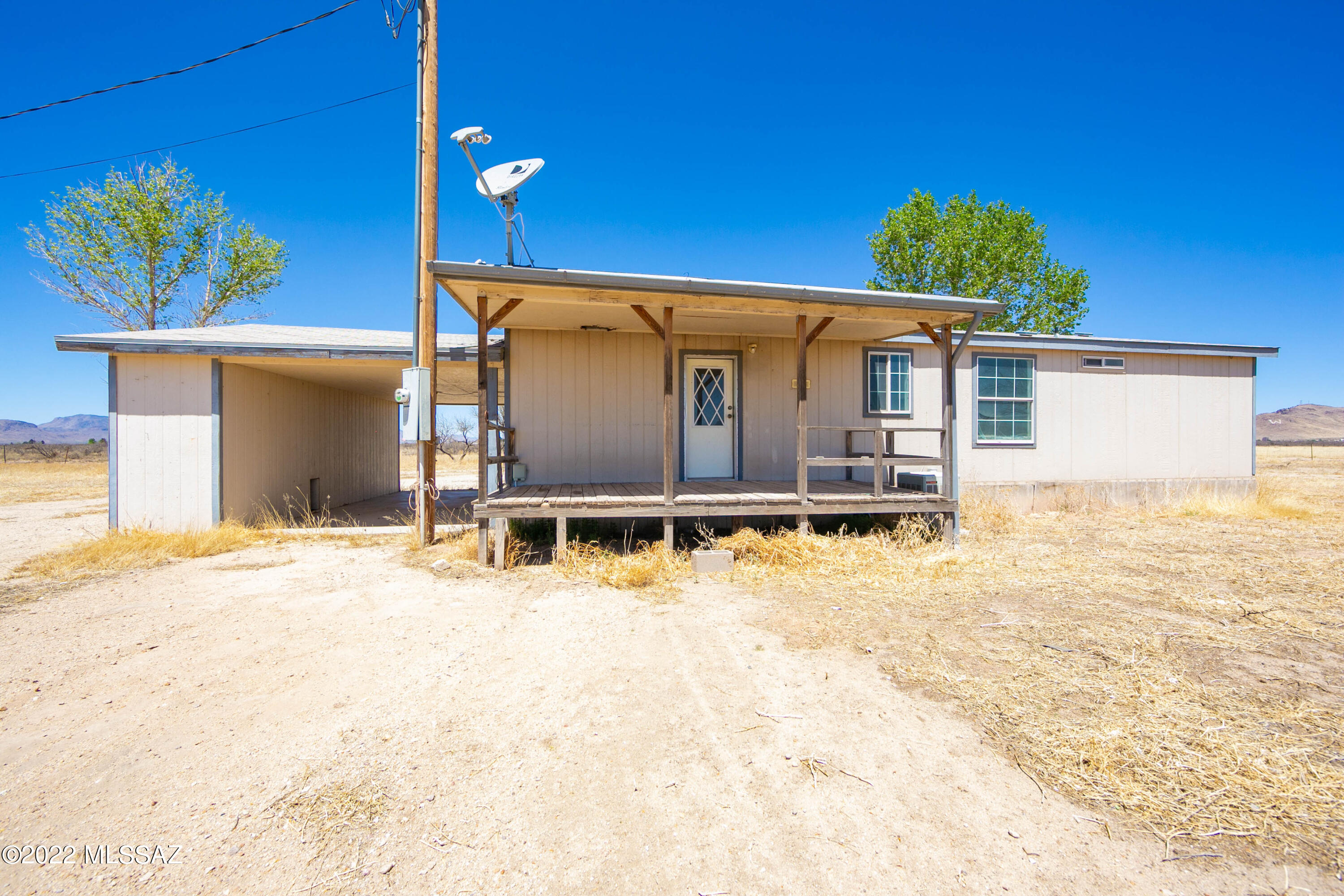 Photo 2 of 21 of 889 W Old Stewart Road mobile home