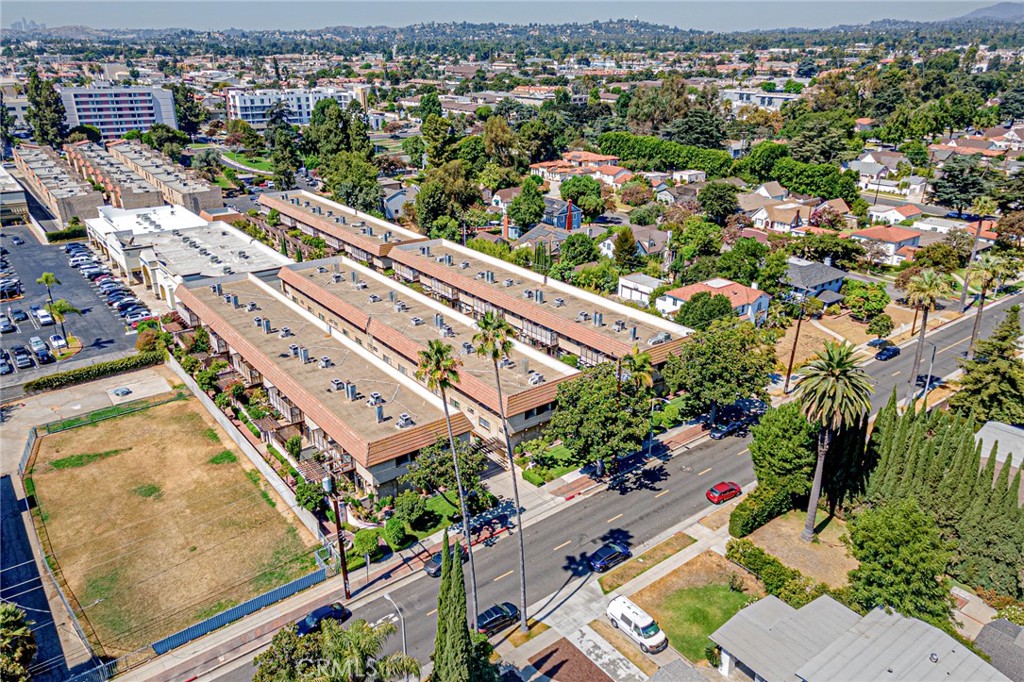 Photo 19 of 20 of 109 N Almansor Street 19 townhome