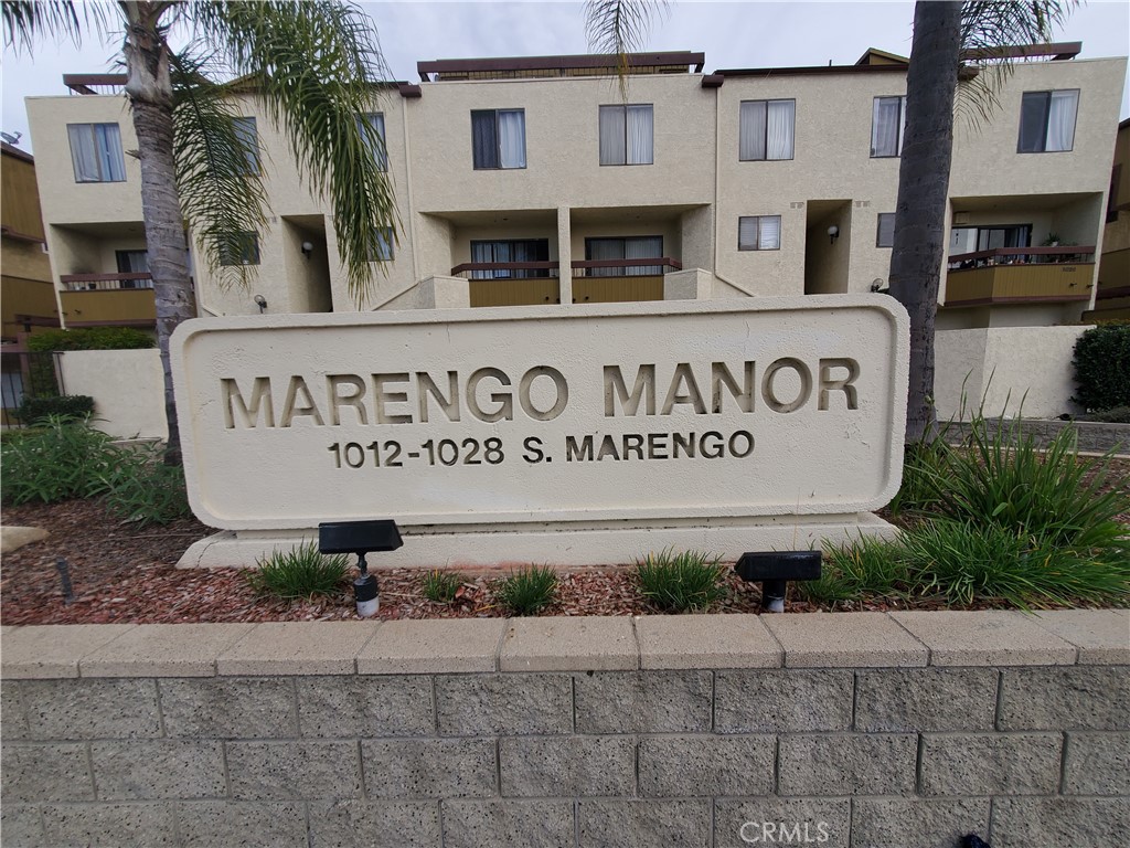 Photo 2 of 50 of 1022 S Marengo Avenue 1 condo
