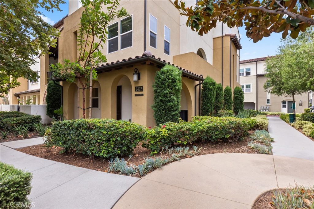 Photo 1 of 17 of 2422 S Tapestry Way townhome