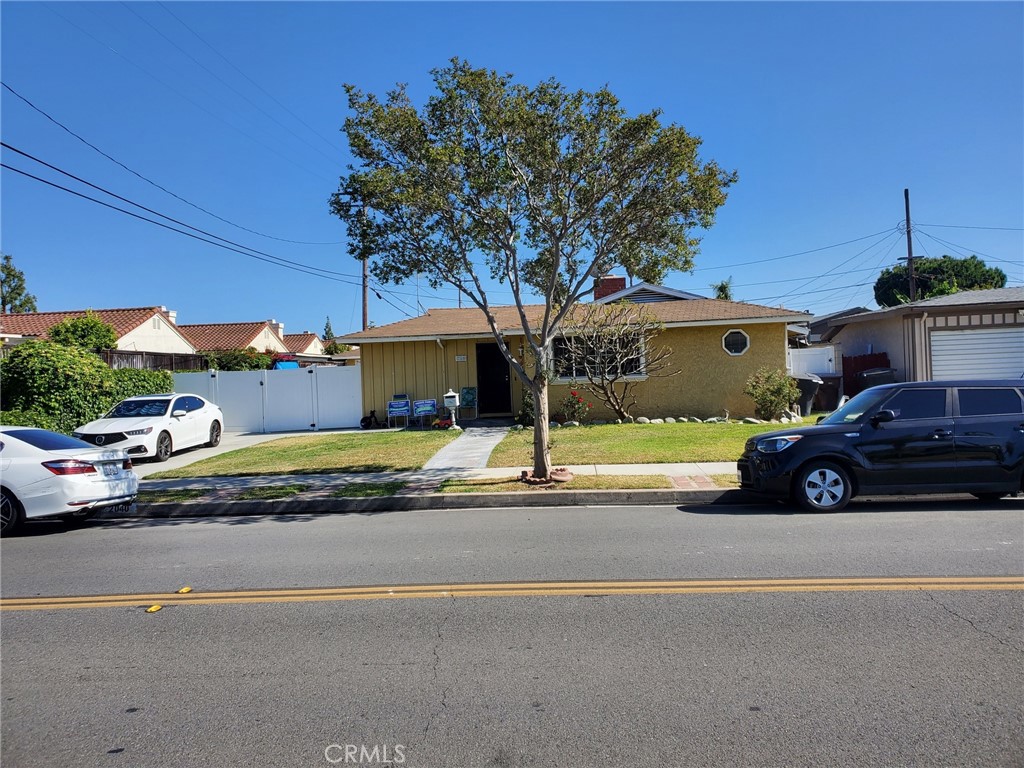 Photo 1 of 7 of 2040 W Coronet Avenue house