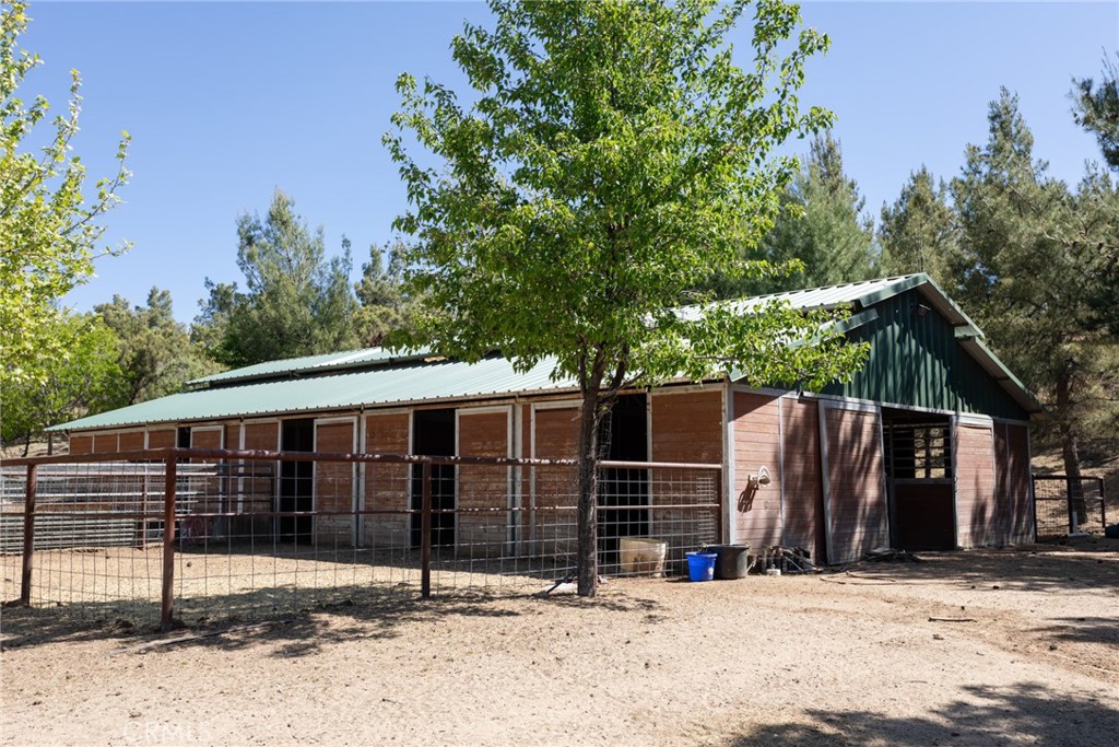 Photo 11 of 73 of 61290 Covered Wagon Trail mobile home