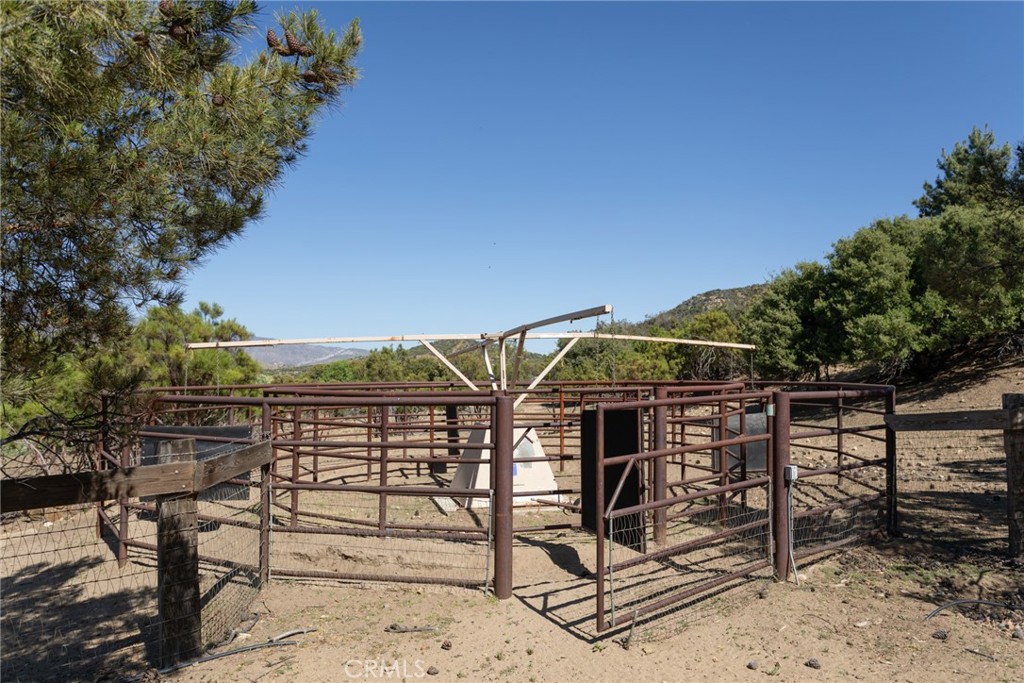 Photo 19 of 73 of 61290 Covered Wagon Trail mobile home