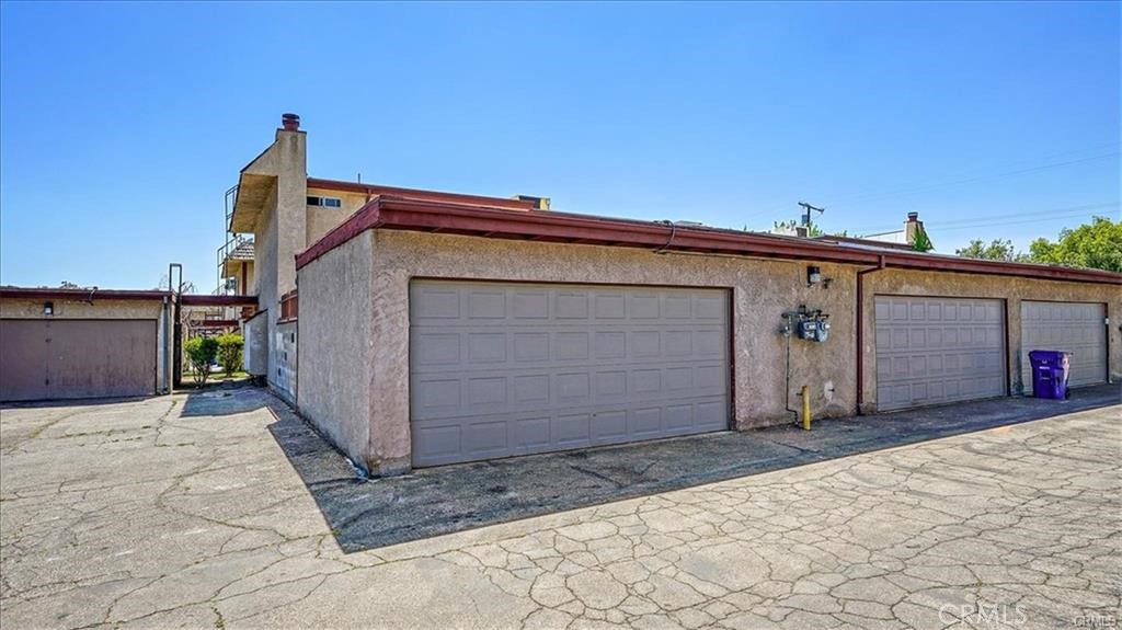 Photo 4 of 4 of 14333 Van Nuys Boulevard 70 townhome