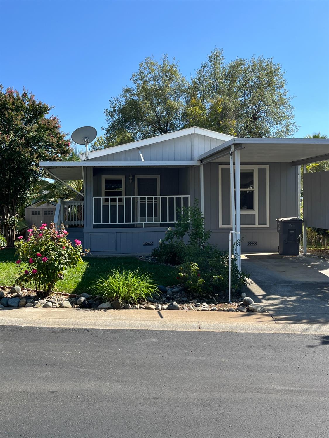 Photo 11 of 11 of 33 Primrose Avenue mobile home