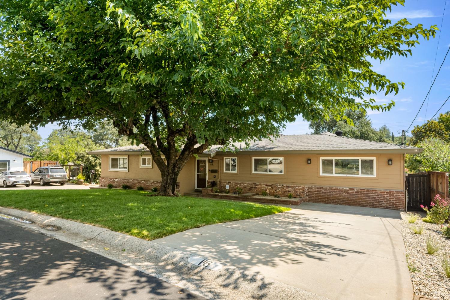 Photo 4 of 55 of 118 Orrin Drive house