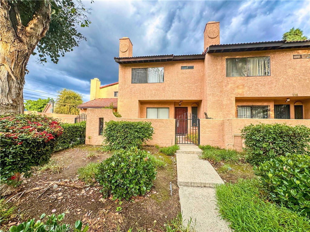 Photo 6 of 45 of 13706 Ramona Parkway townhome