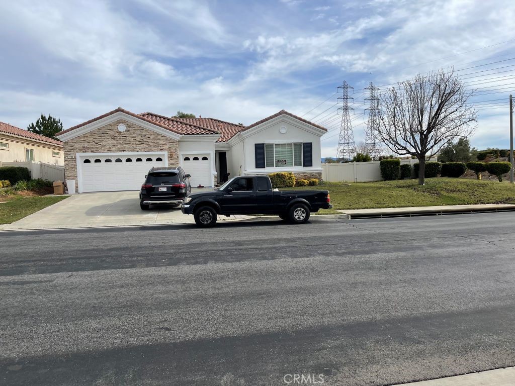 Photo 4 of 10 of 1708 Snowberry Road house