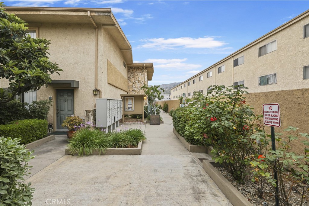 Photo 35 of 51 of 1620 N San Fernando Boulevard 24 townhome