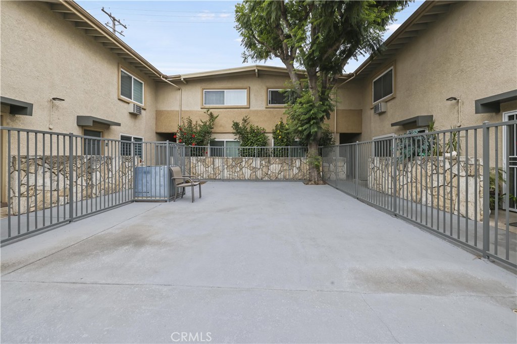 Photo 43 of 51 of 1620 N San Fernando Boulevard 24 townhome