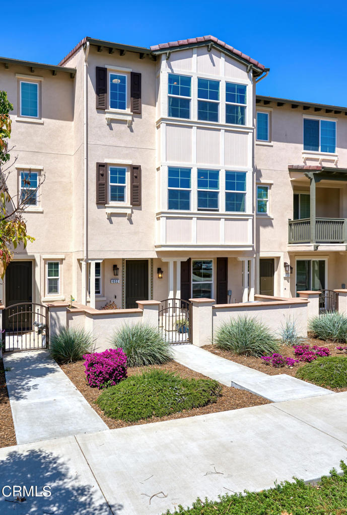 Photo 1 of 43 of 602 Pioneer Street townhome