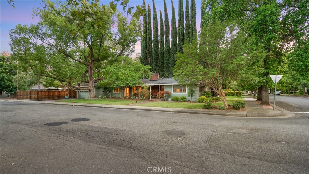 Photo 42 of 42 of 945 Laburnum Ave house